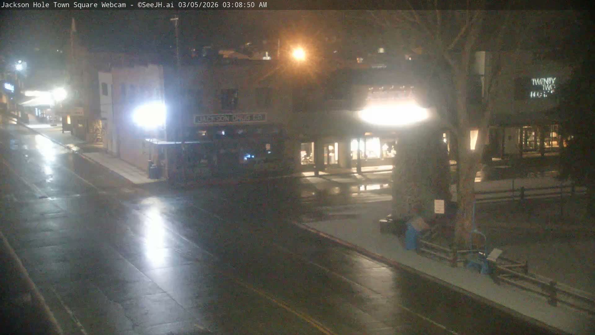 Jackson Hole, Jackson Town Center Square PTZ Live Cam - Jackson, Teton, Wyoming, USA