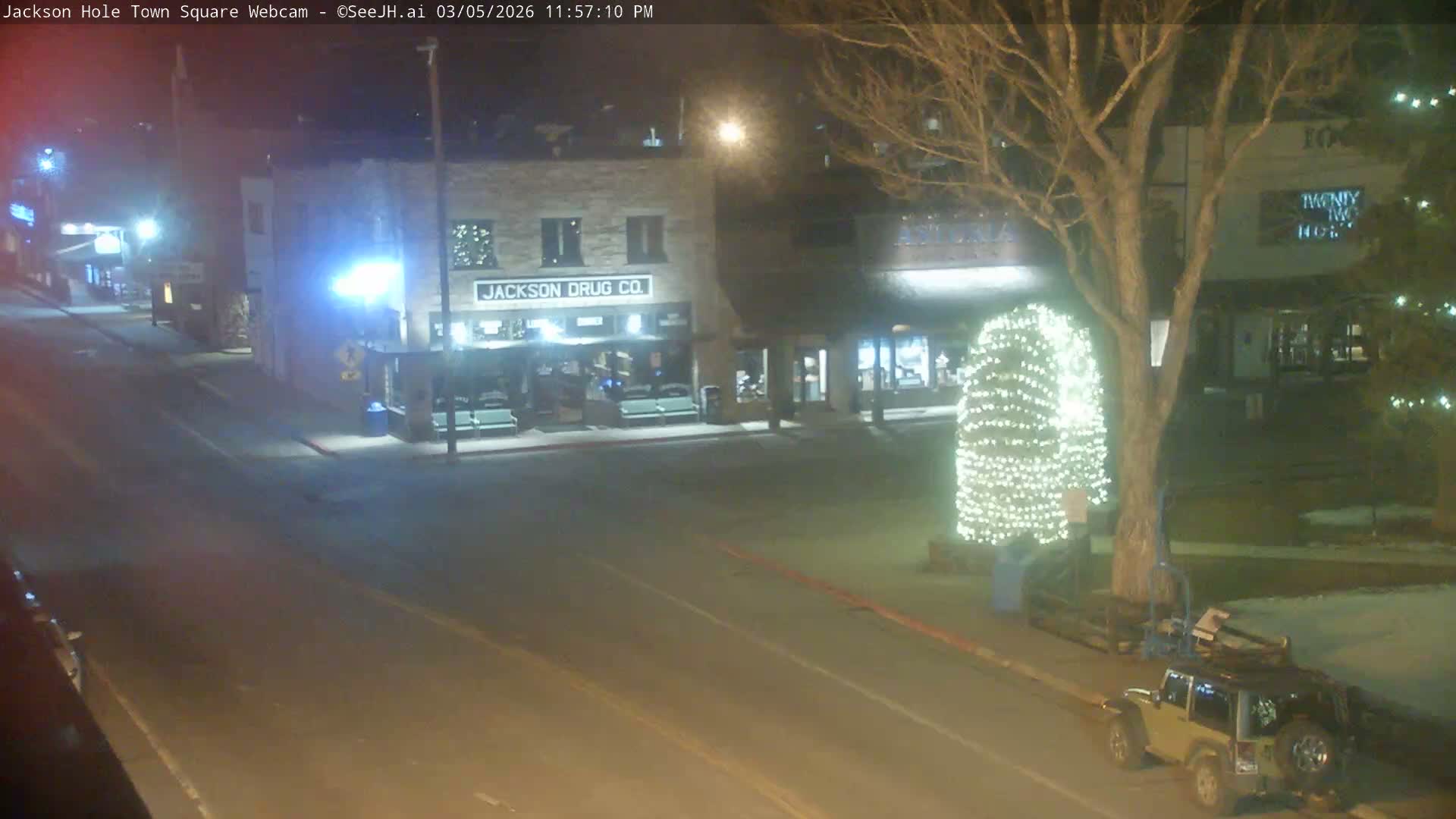 Jackson Hole, Jackson Town Center Square PTZ Live Cam - Jackson, Teton, Wyoming, USA