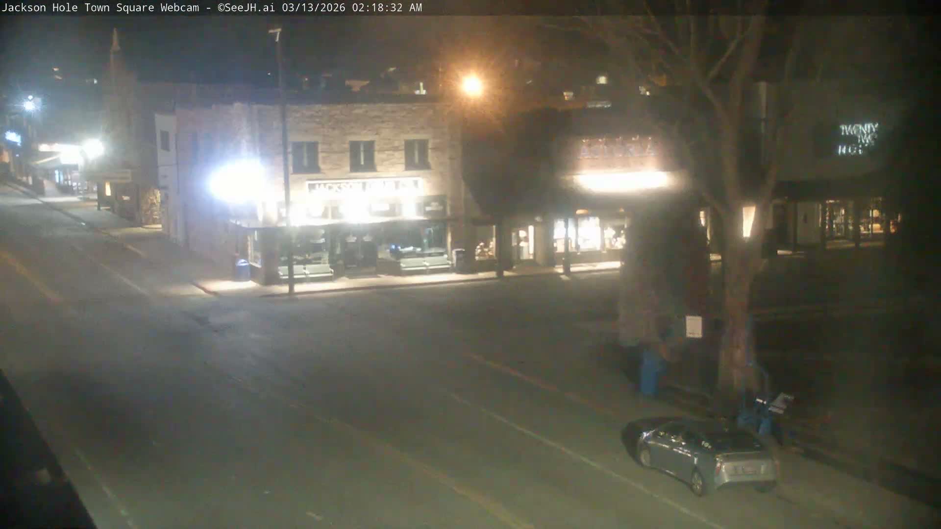 Jackson Hole, Jackson Town Center Square PTZ Live Cam - Jackson, Teton, Wyoming, USA