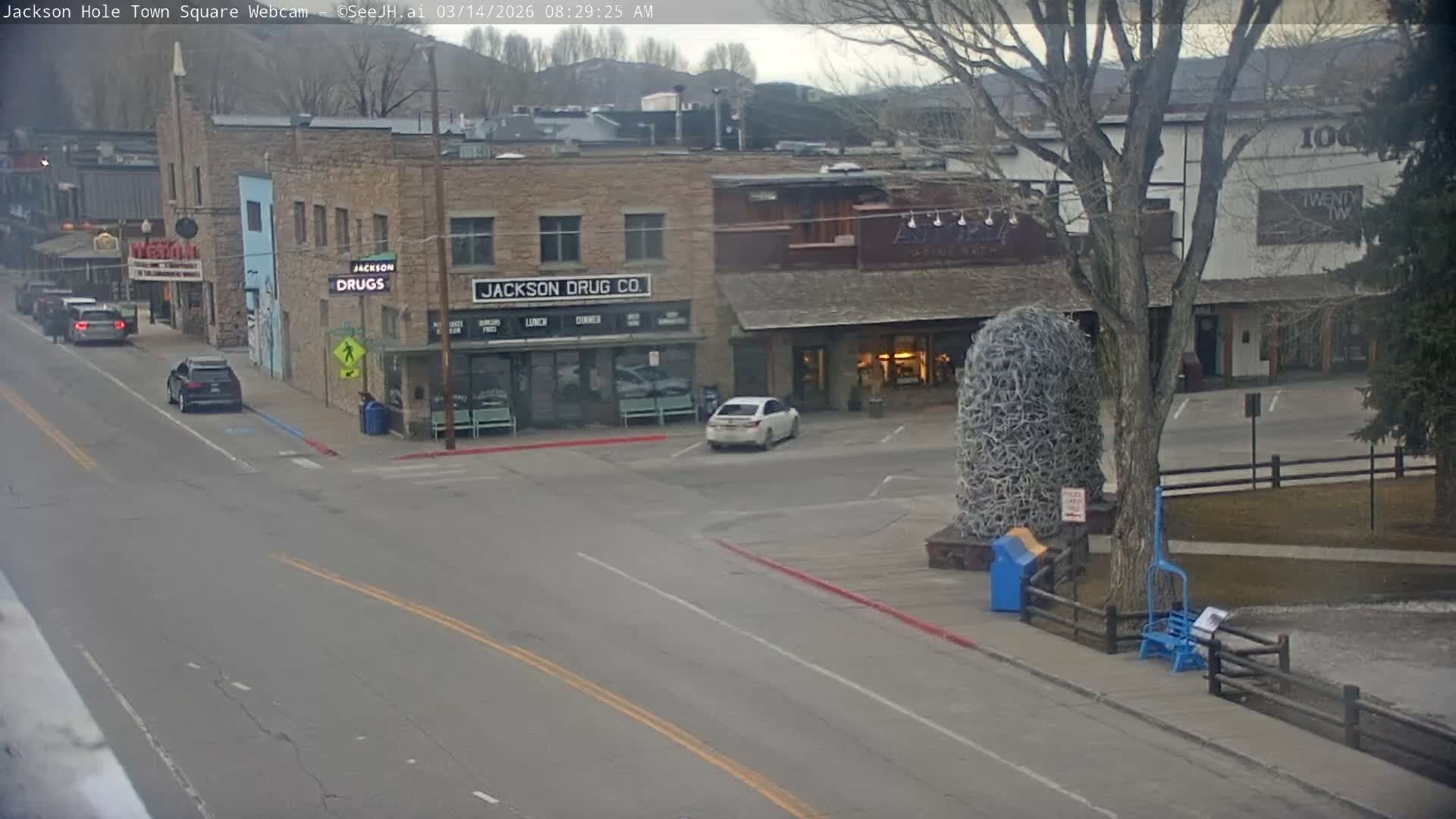 Jackson Hole, Jackson Town Center Square PTZ Live Cam - Jackson, Teton, Wyoming, USA