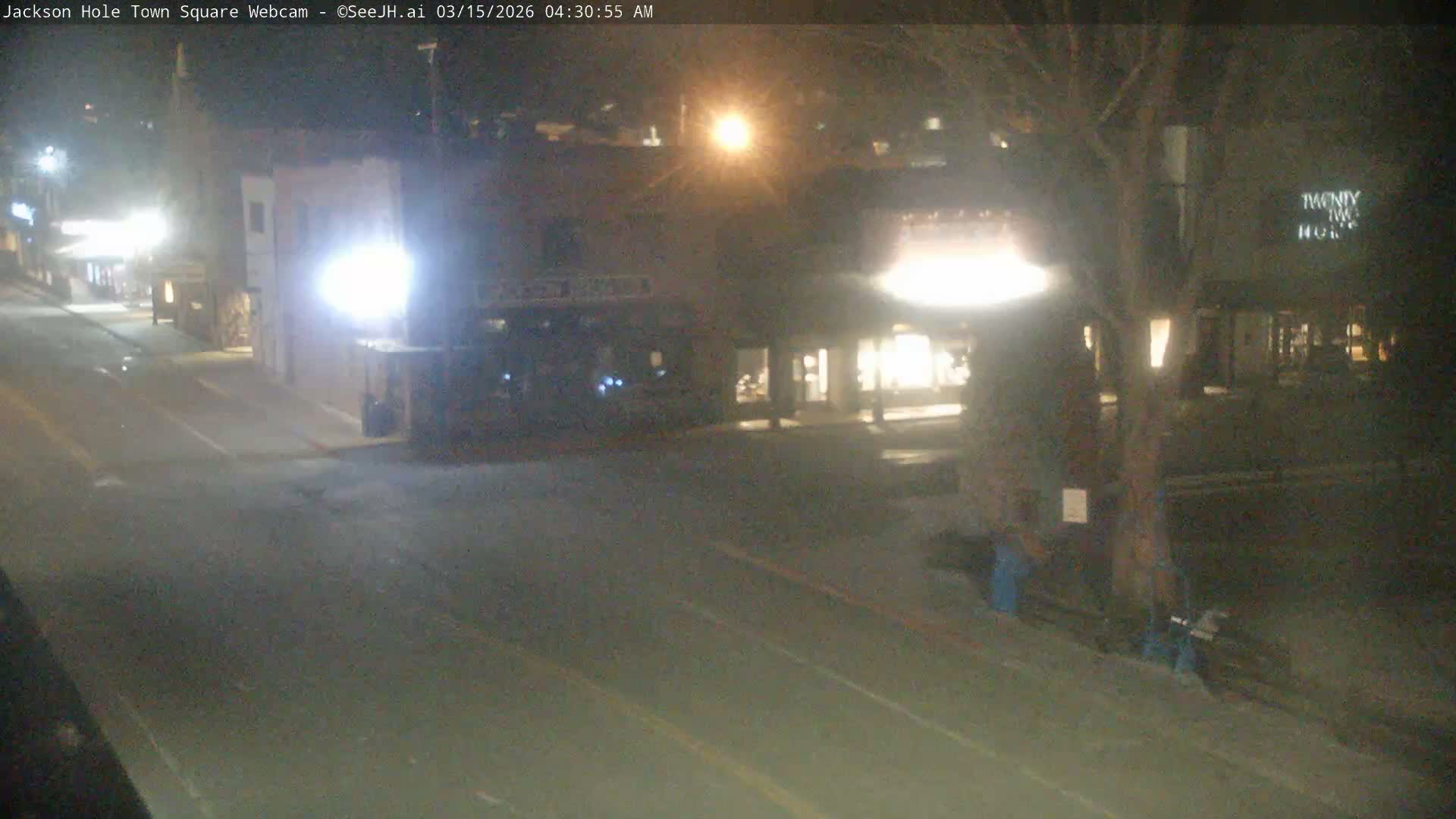 Jackson Hole, Jackson Town Center Square PTZ Live Cam - Jackson, Teton, Wyoming, USA