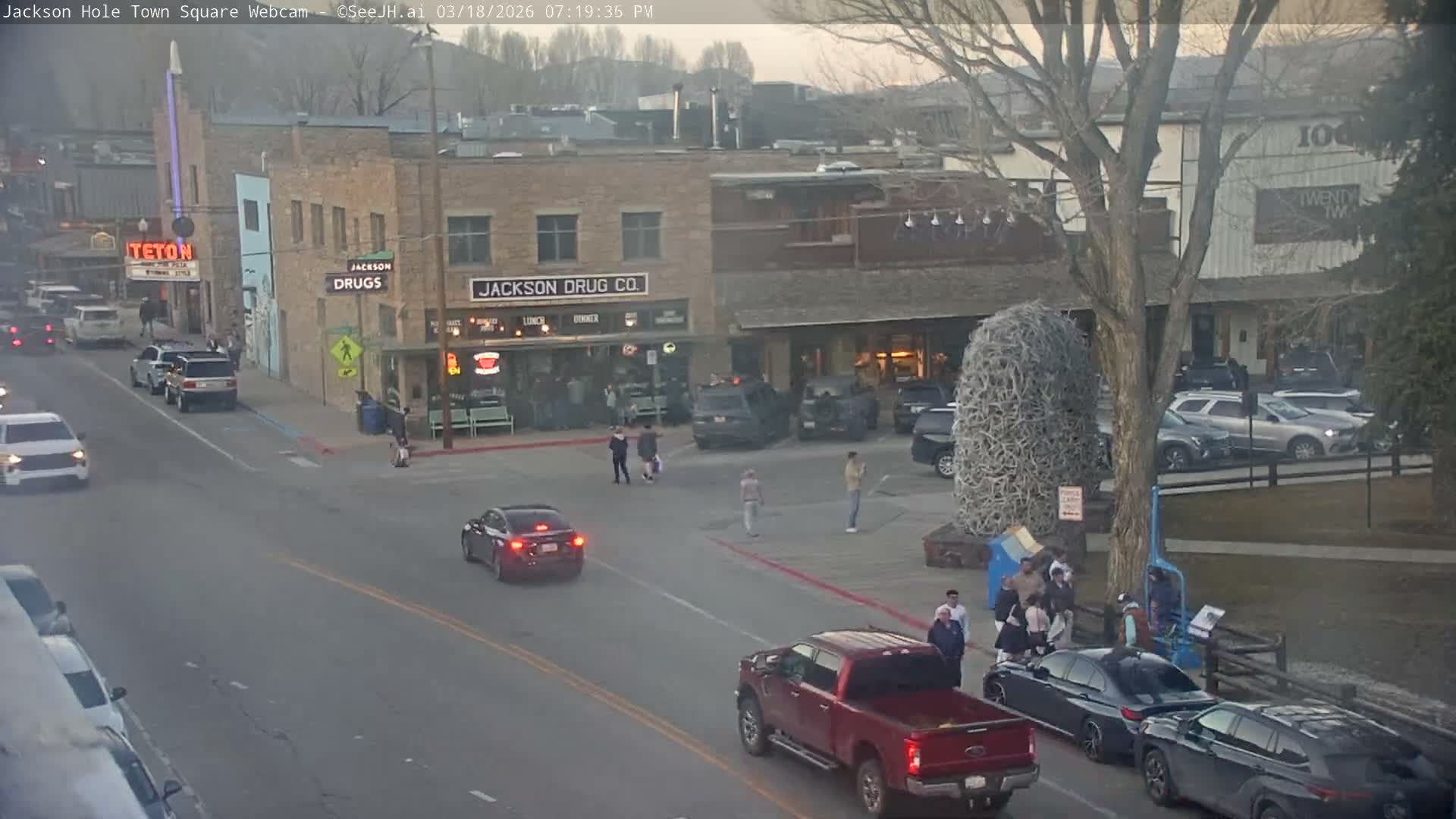 Jackson Hole, Jackson Town Center Square PTZ Live Cam - Jackson, Teton, Wyoming, USA