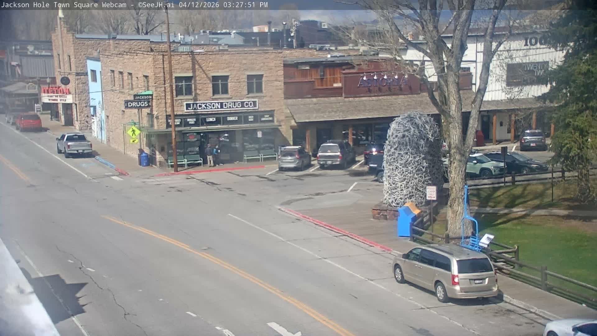 Jackson Hole, Jackson Town Center Square PTZ Live Cam - Jackson, Teton, Wyoming, USA