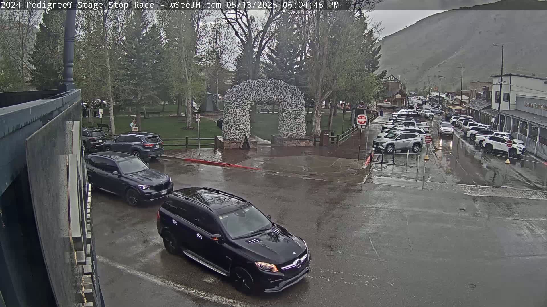 Jackson Hole's Elk Antler Arch Live Cam - Jackson, Teton, Wyoming, USA