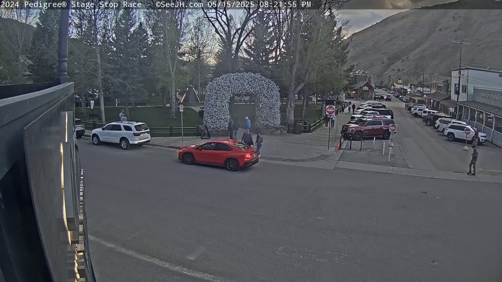Jackson Hole's Elk Antler Arch Live Cam - Jackson, Teton, Wyoming, USA