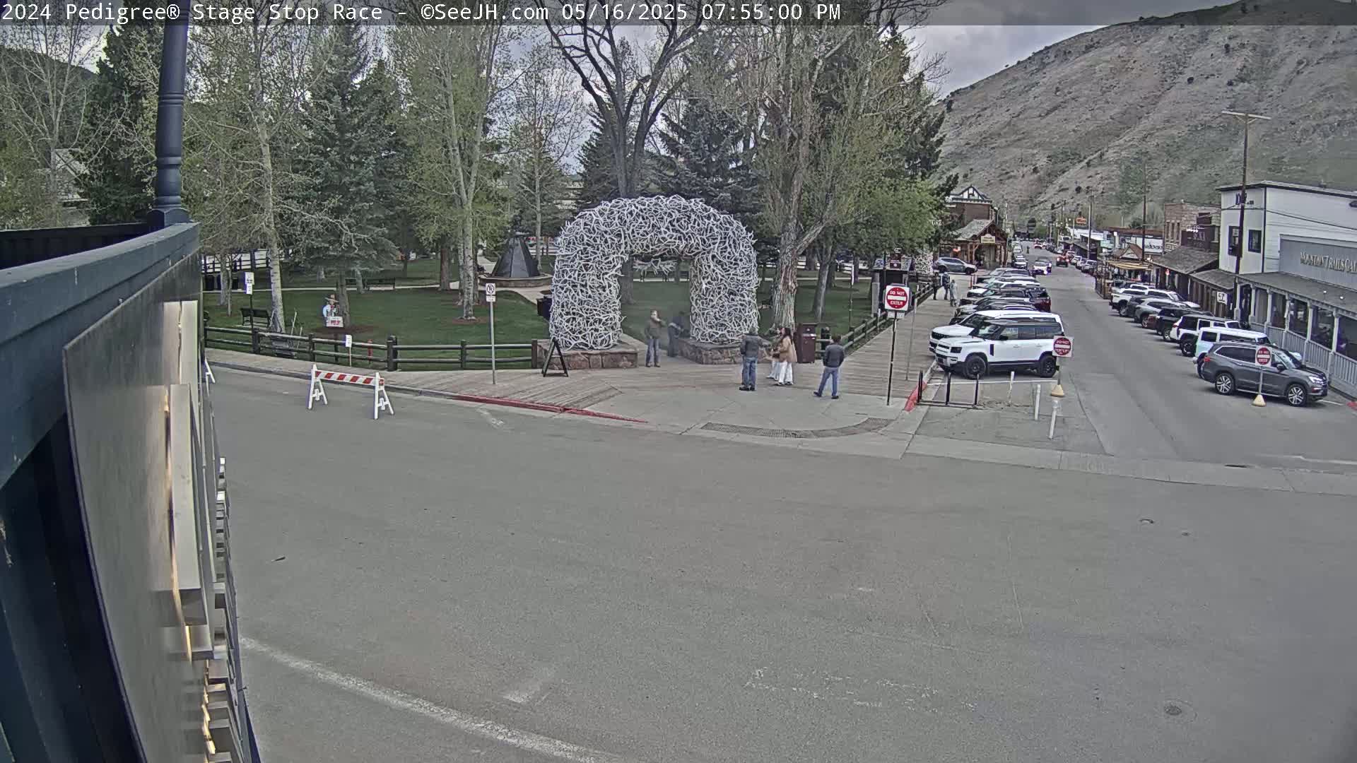 Jackson Hole's Elk Antler Arch Live Cam - Jackson, Teton, Wyoming, USA