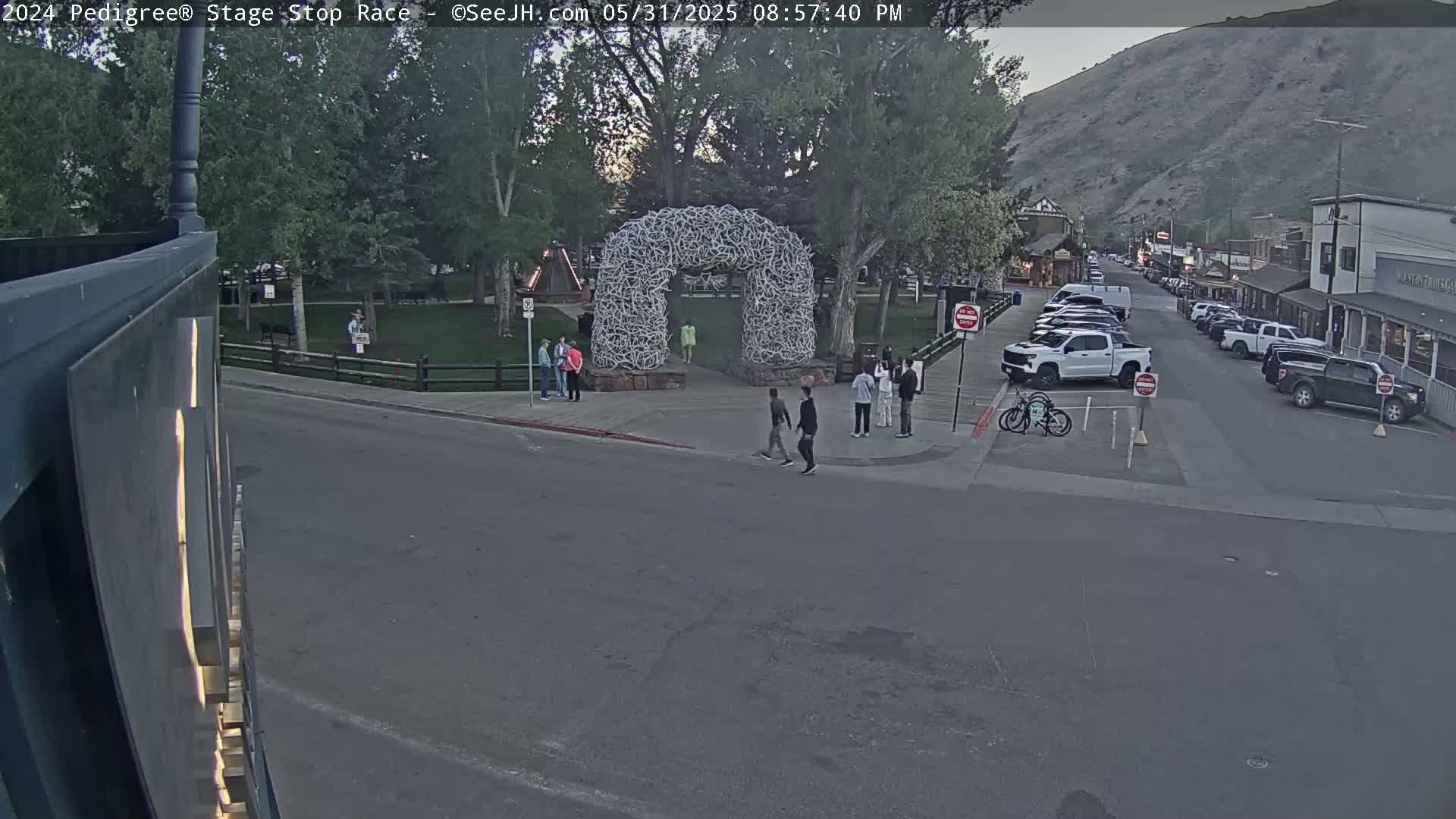 Jackson Hole's Elk Antler Arch Live Cam - Jackson, Teton, Wyoming, USA
