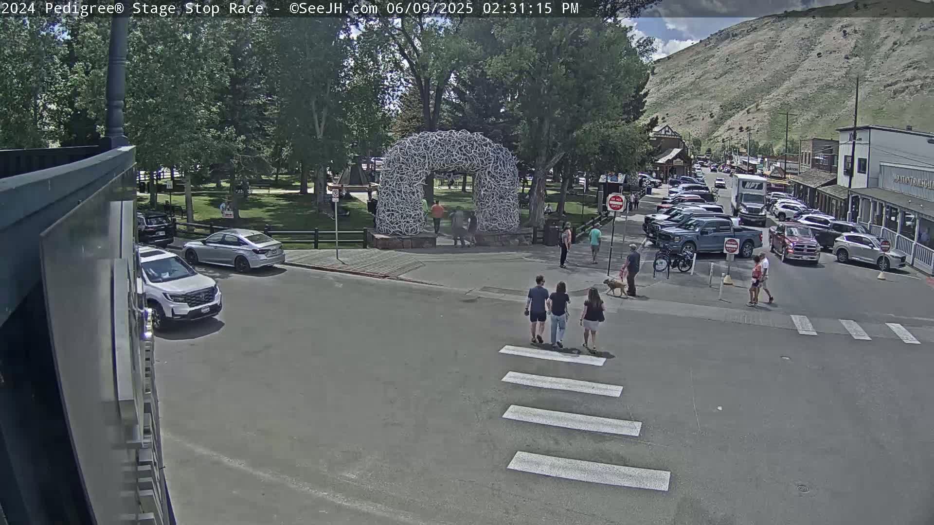 Jackson Hole's Elk Antler Arch Live Cam - Jackson, Teton, Wyoming, USA