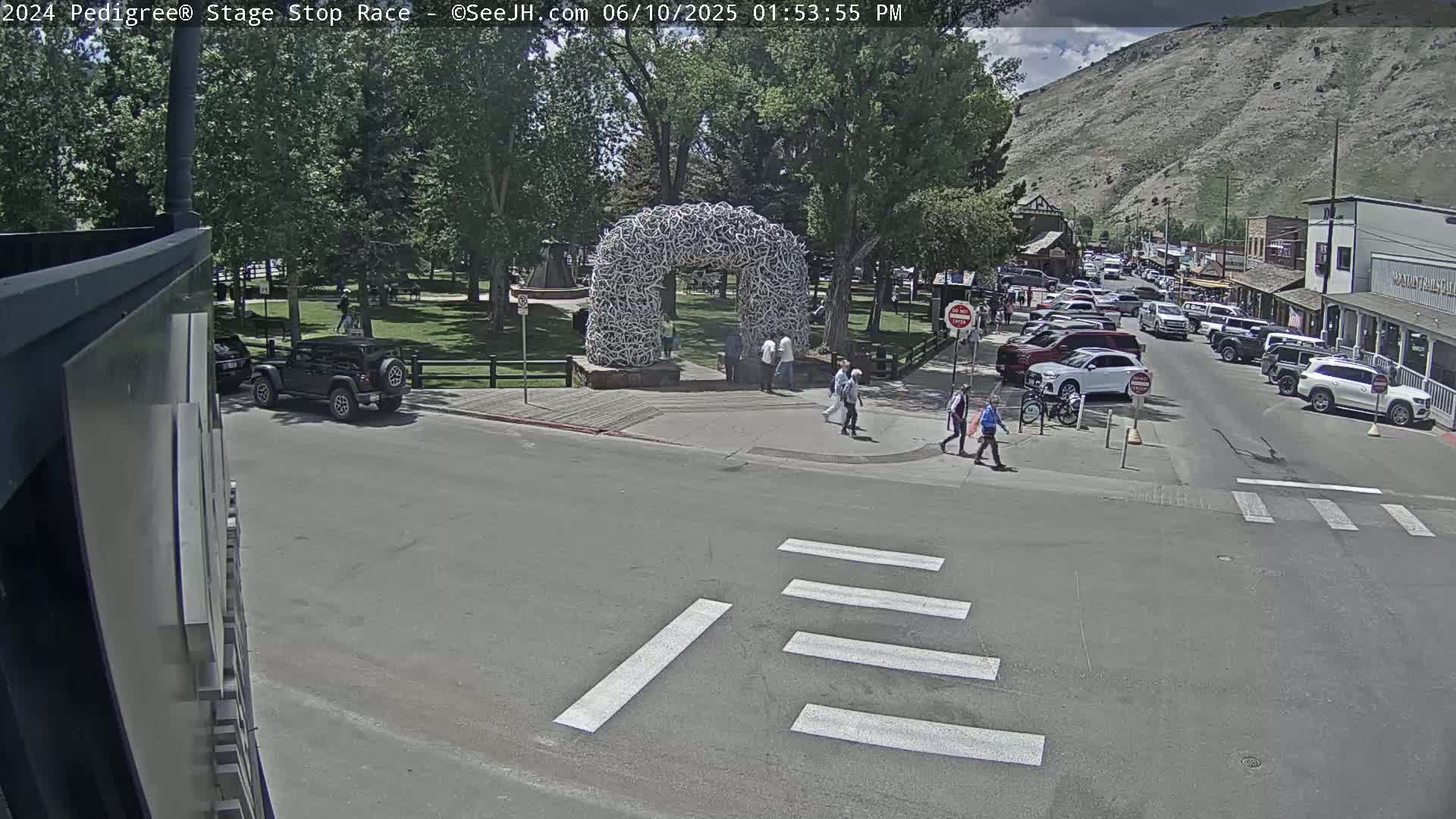 Jackson Hole's Elk Antler Arch Live Cam - Jackson, Teton, Wyoming, USA