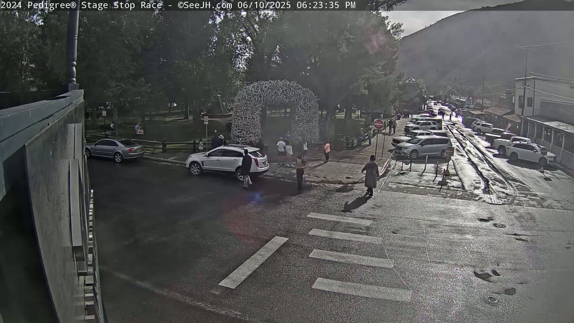 Jackson Hole's Elk Antler Arch Live Cam - Jackson, Teton, Wyoming, USA