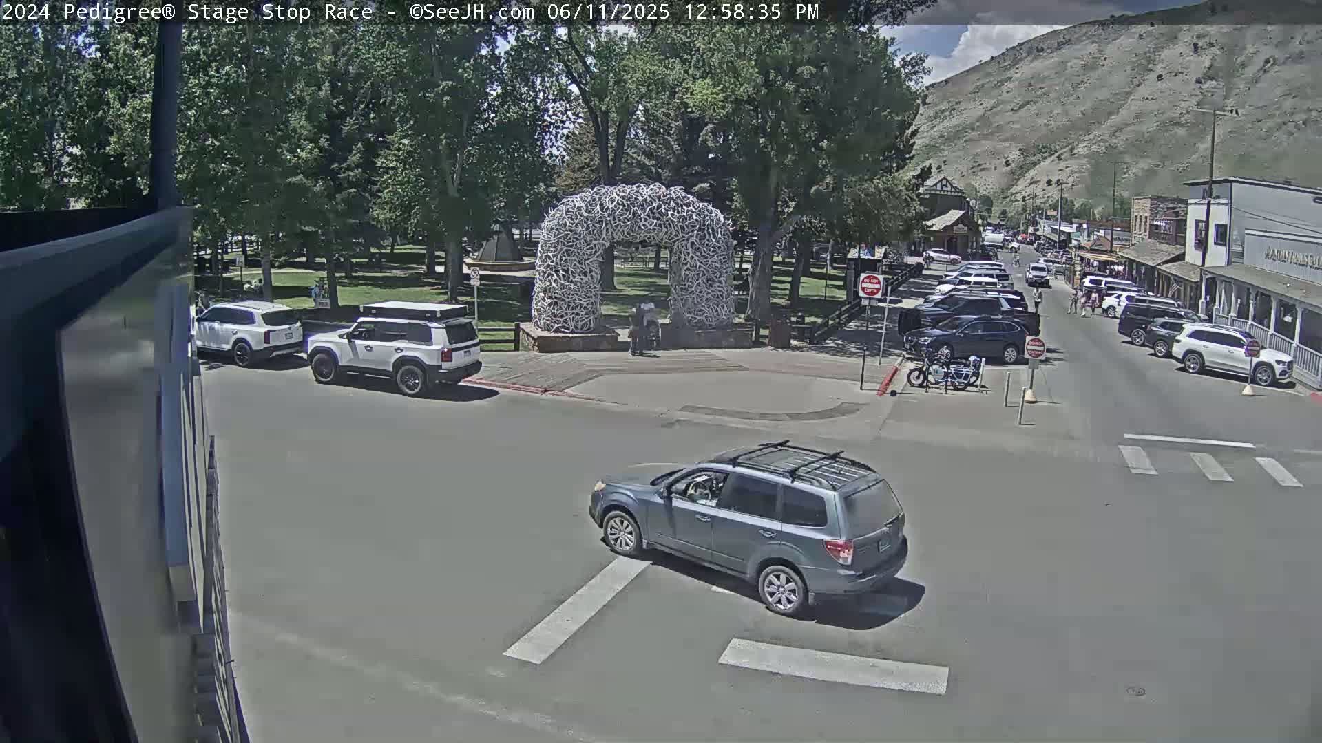 Jackson Hole's Elk Antler Arch Live Cam - Jackson, Teton, Wyoming, USA