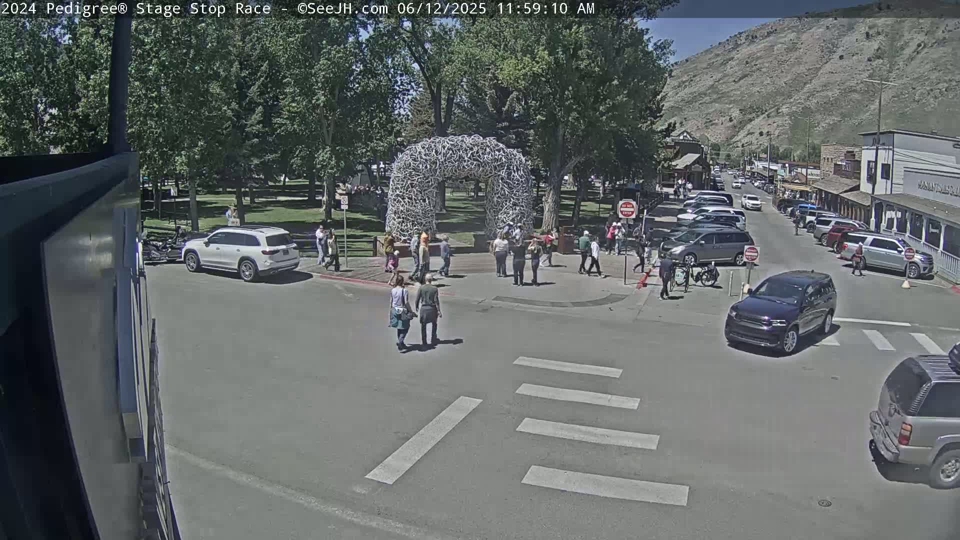 Jackson Hole's Elk Antler Arch Live Cam - Jackson, Teton, Wyoming, USA