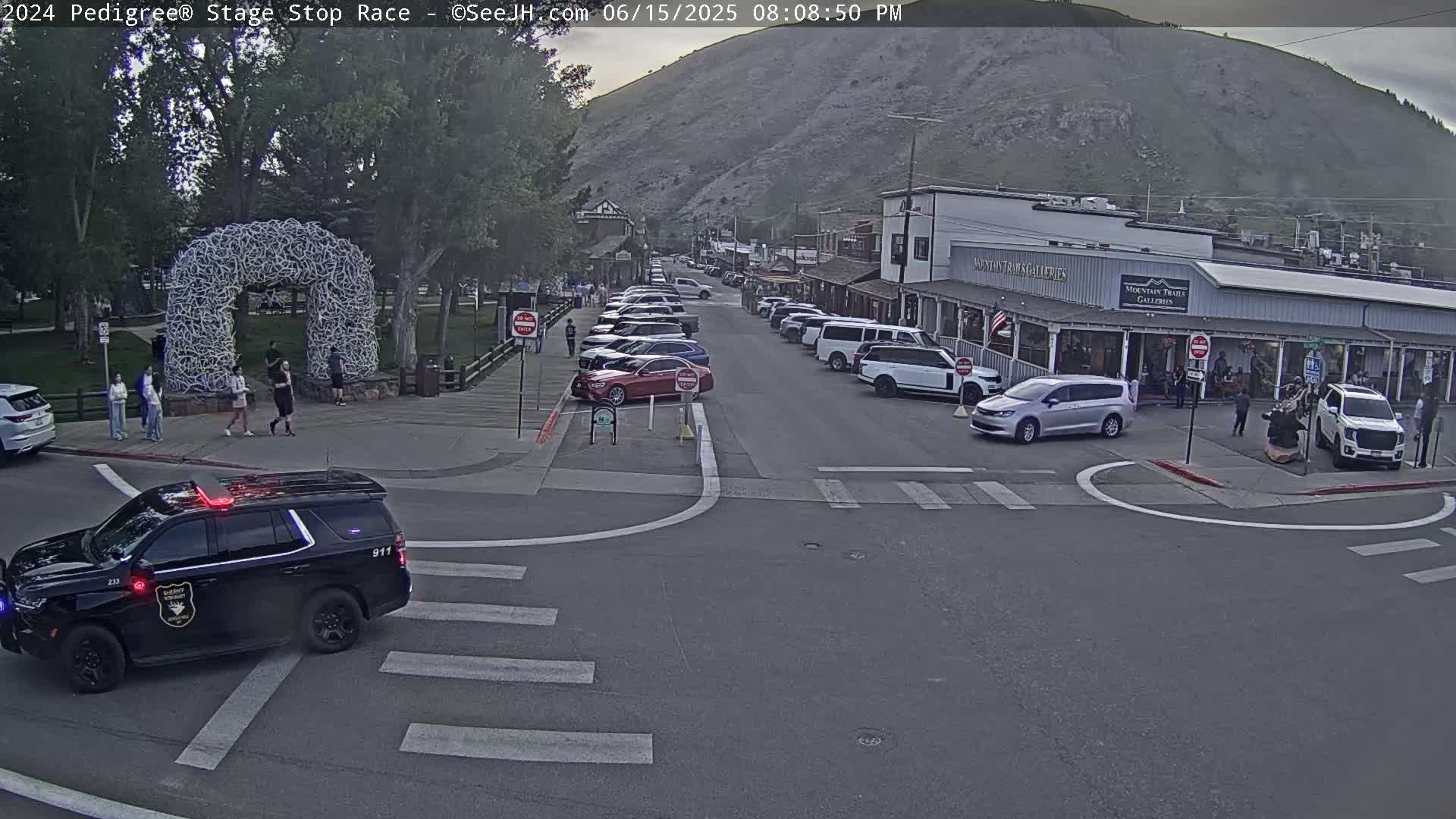 Jackson Hole's Elk Antler Arch Live Cam - Jackson, Teton, Wyoming, USA