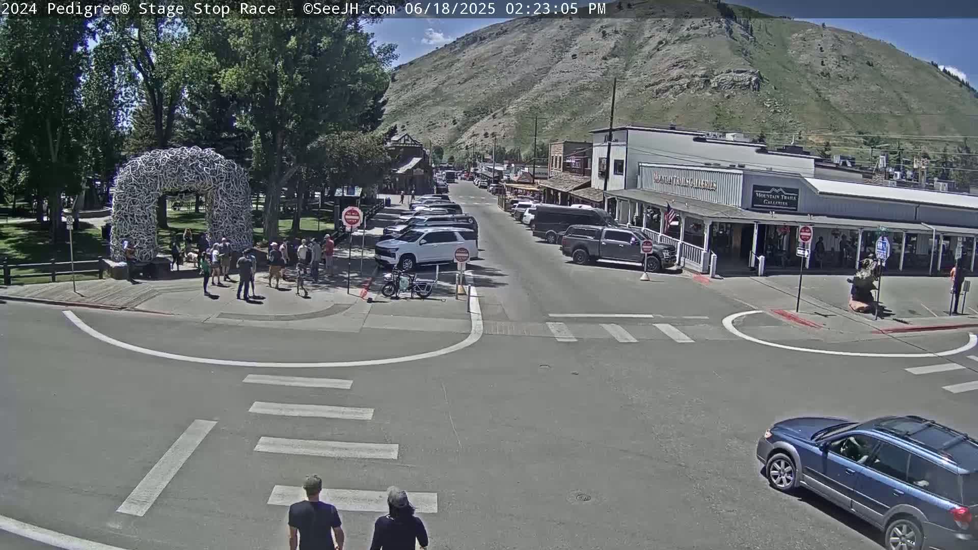 Jackson Hole's Elk Antler Arch Live Cam - Jackson, Teton, Wyoming, USA