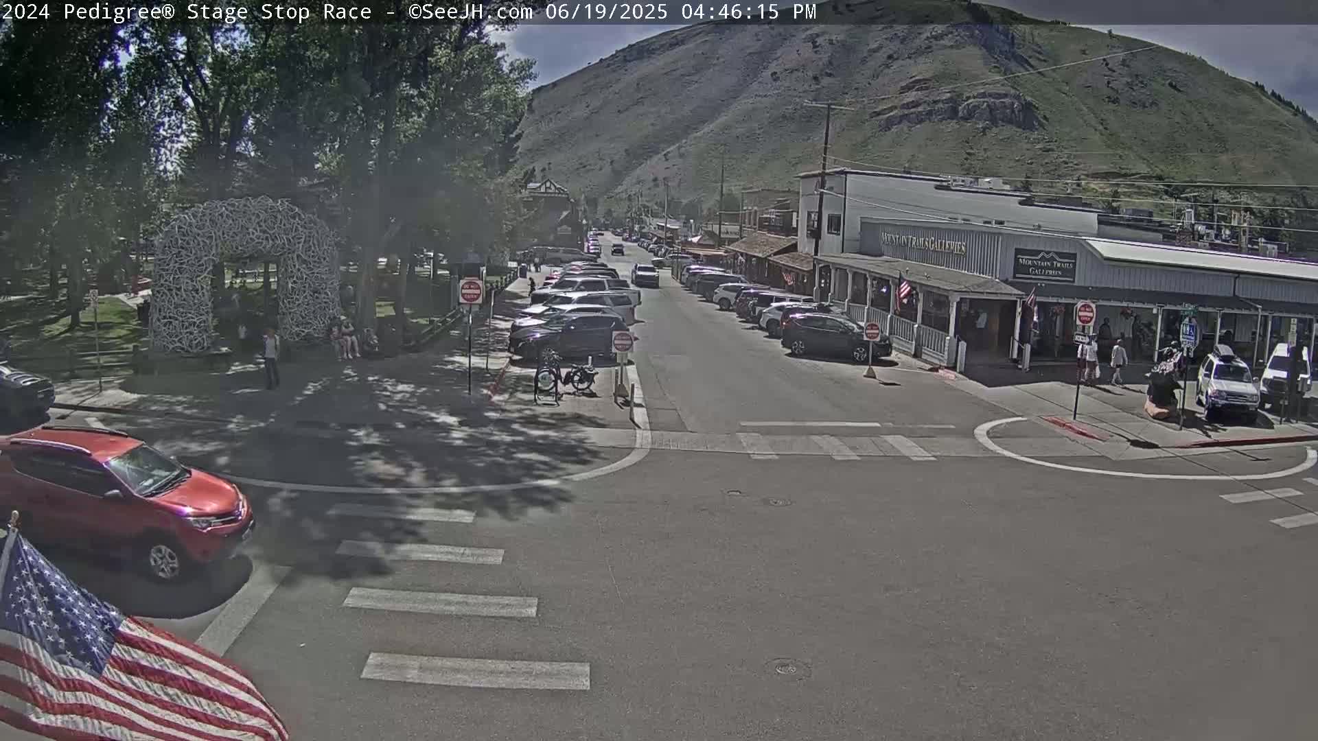 Jackson Hole's Elk Antler Arch Live Cam - Jackson, Teton, Wyoming, USA