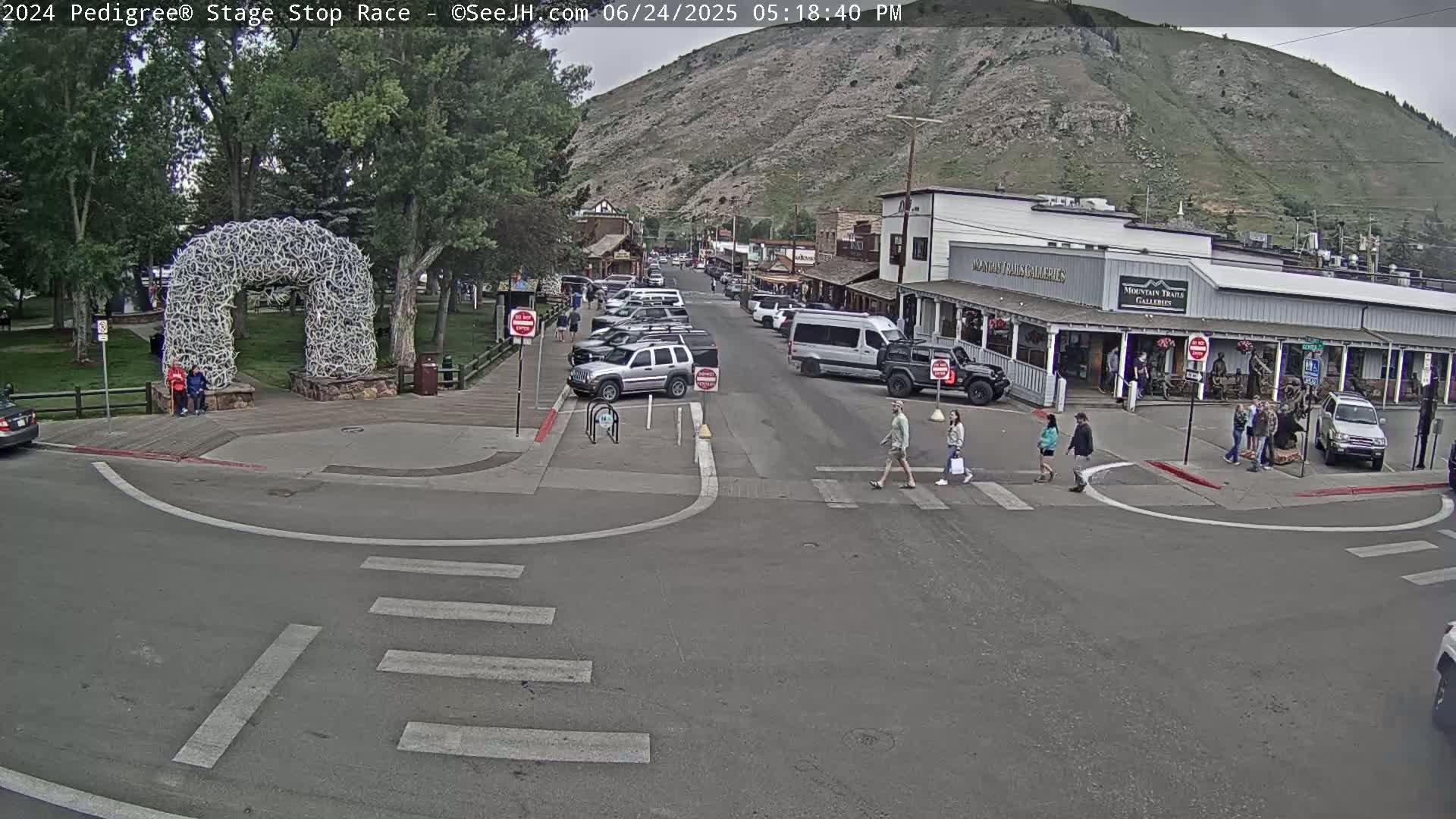 Jackson Hole's Elk Antler Arch Live Cam - Jackson, Teton, Wyoming, USA