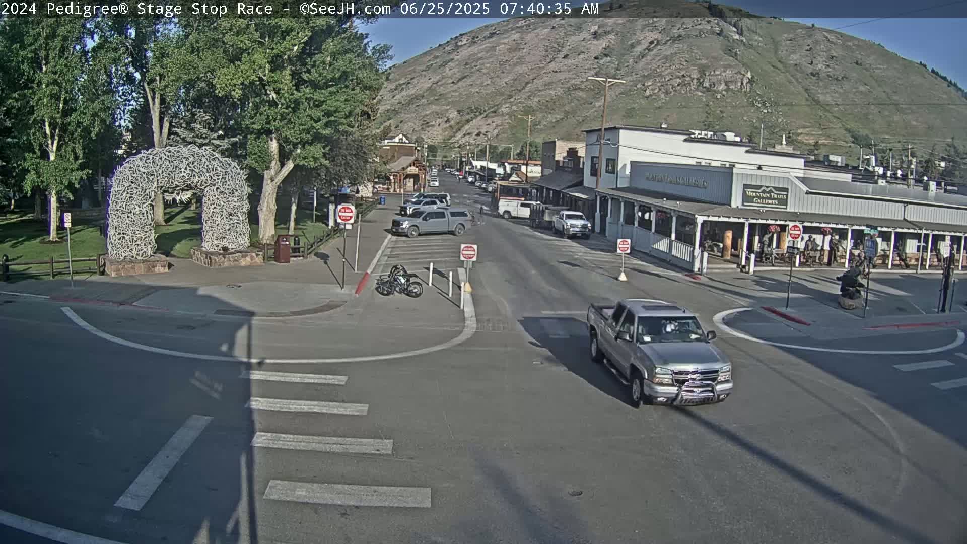 Jackson Hole's Elk Antler Arch Live Cam - Jackson, Teton, Wyoming, USA