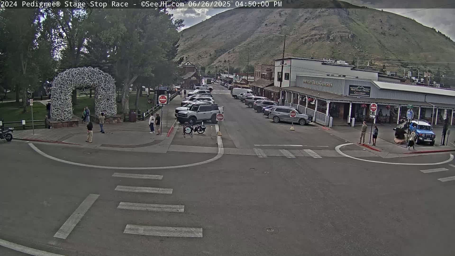 Jackson Hole's Elk Antler Arch Live Cam - Jackson, Teton, Wyoming, USA
