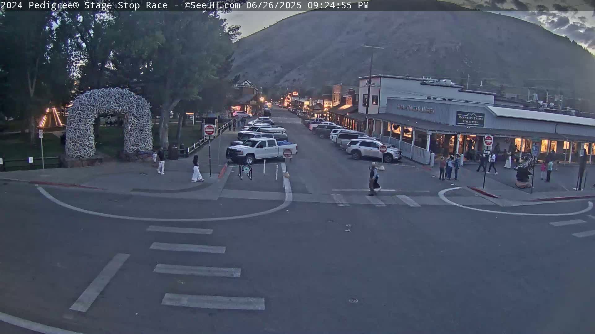 Jackson Hole's Elk Antler Arch Live Cam - Jackson, Teton, Wyoming, USA