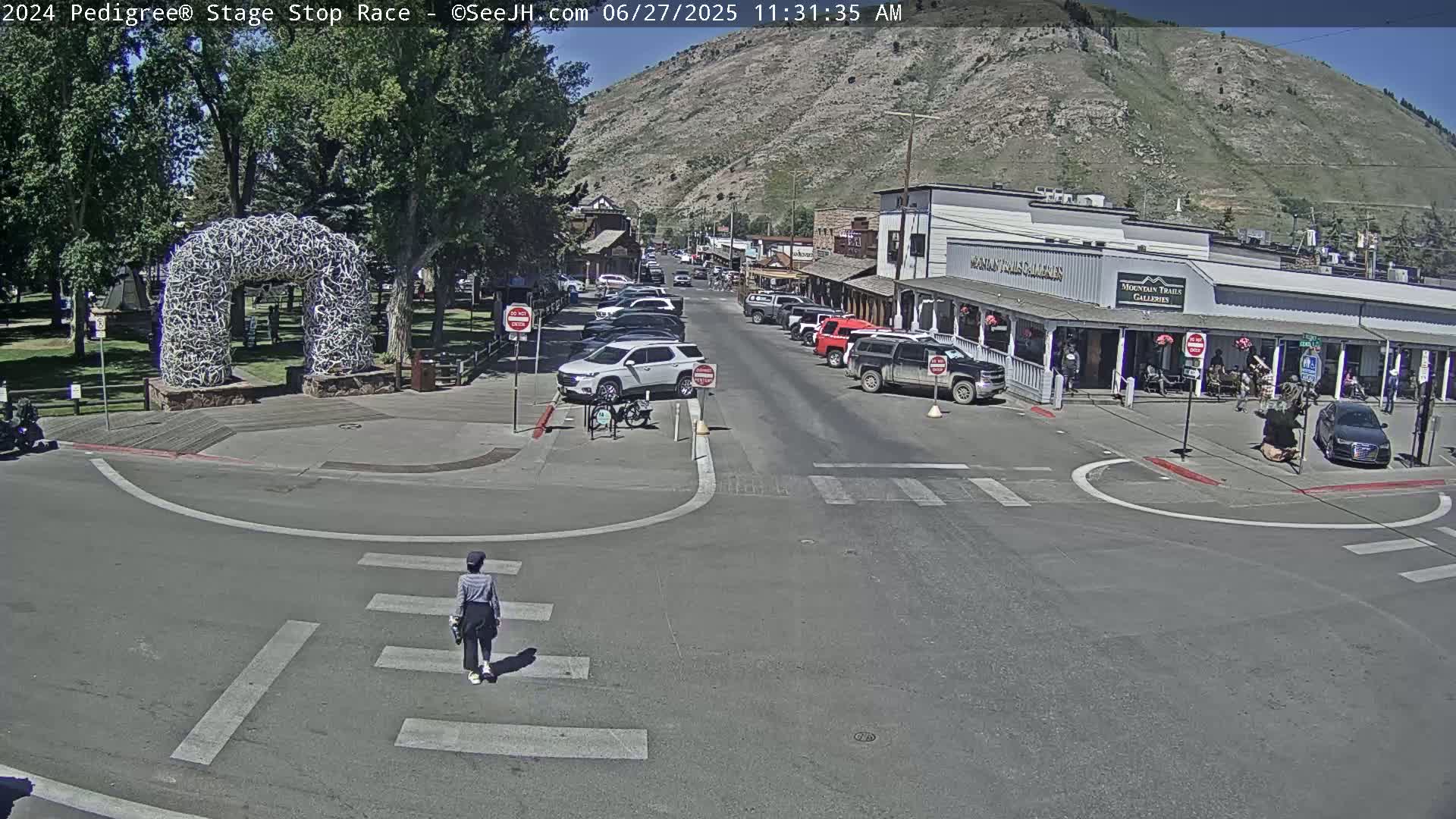 Jackson Hole's Elk Antler Arch Live Cam - Jackson, Teton, Wyoming, USA