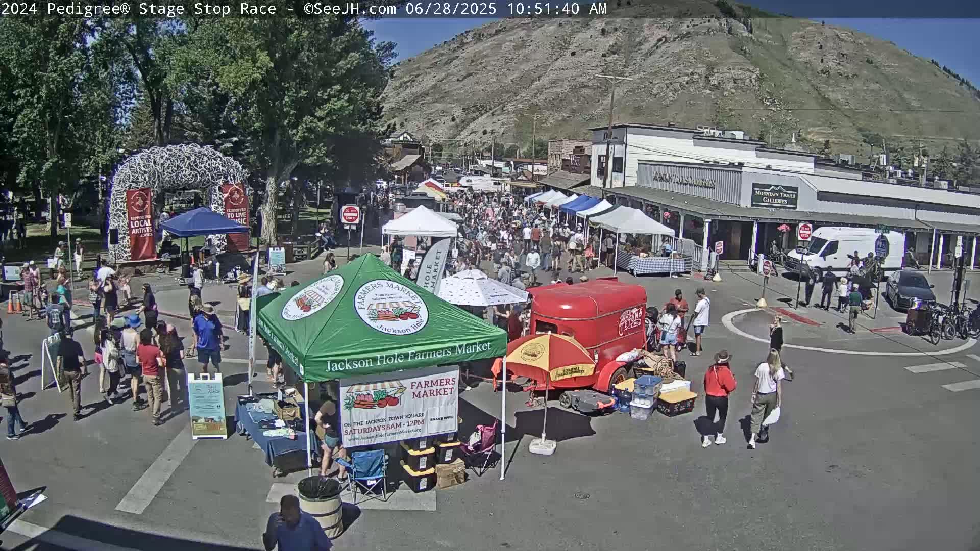 Jackson Hole's Elk Antler Arch Live Cam - Jackson, Teton, Wyoming, USA