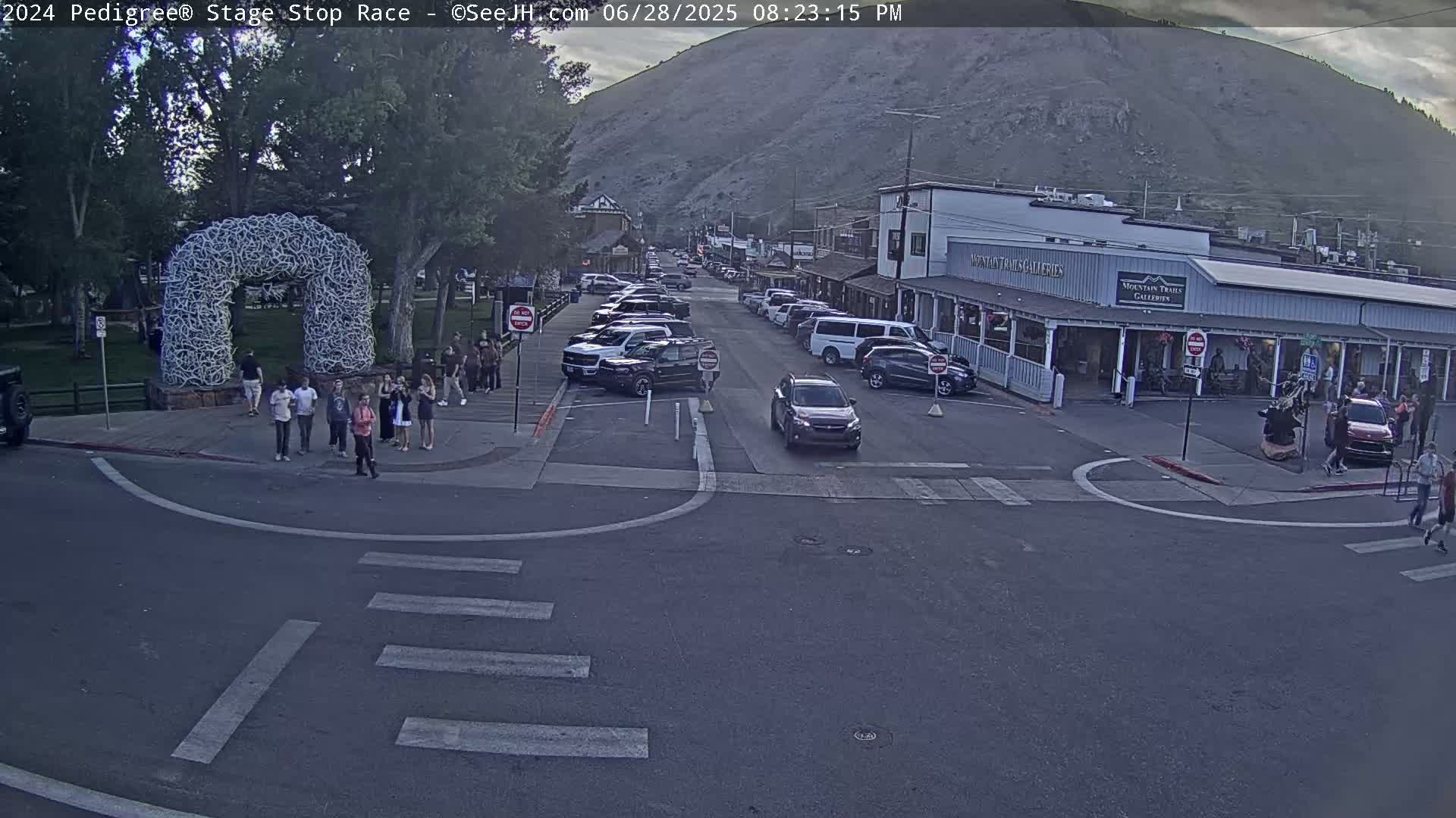 Jackson Hole's Elk Antler Arch Live Cam - Jackson, Teton, Wyoming, USA