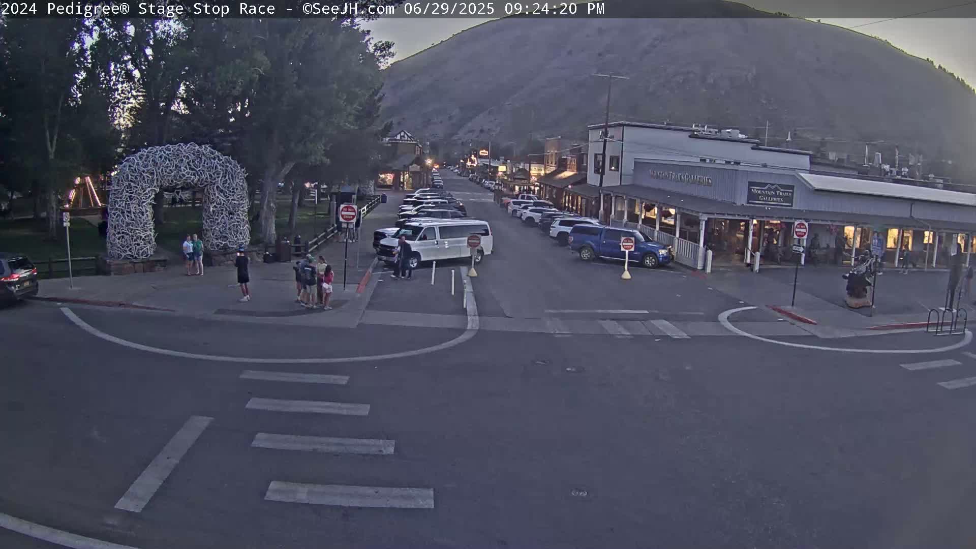 Jackson Hole's Elk Antler Arch Live Cam - Jackson, Teton, Wyoming, USA