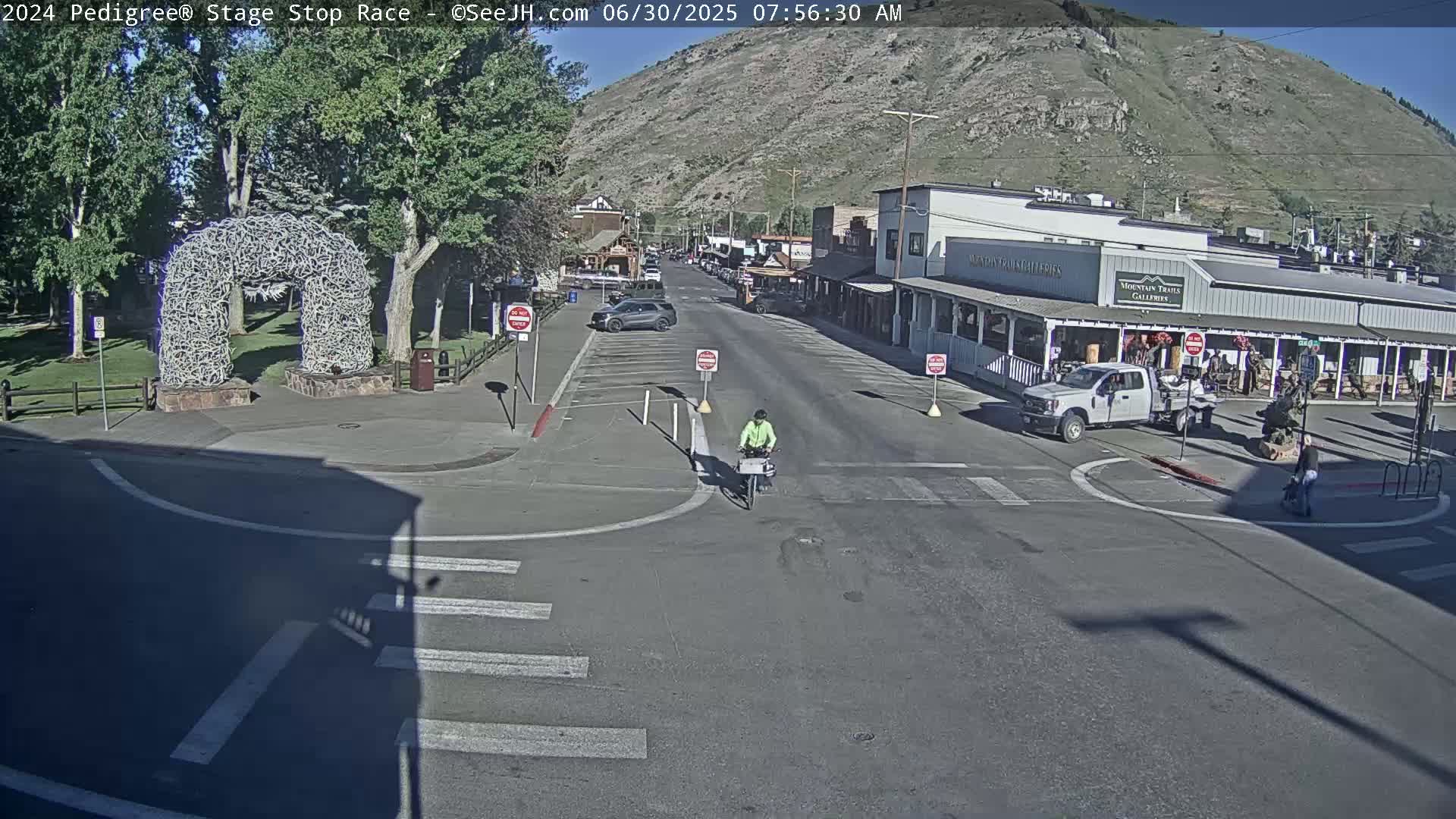Jackson Hole's Elk Antler Arch Live Cam - Jackson, Teton, Wyoming, USA
