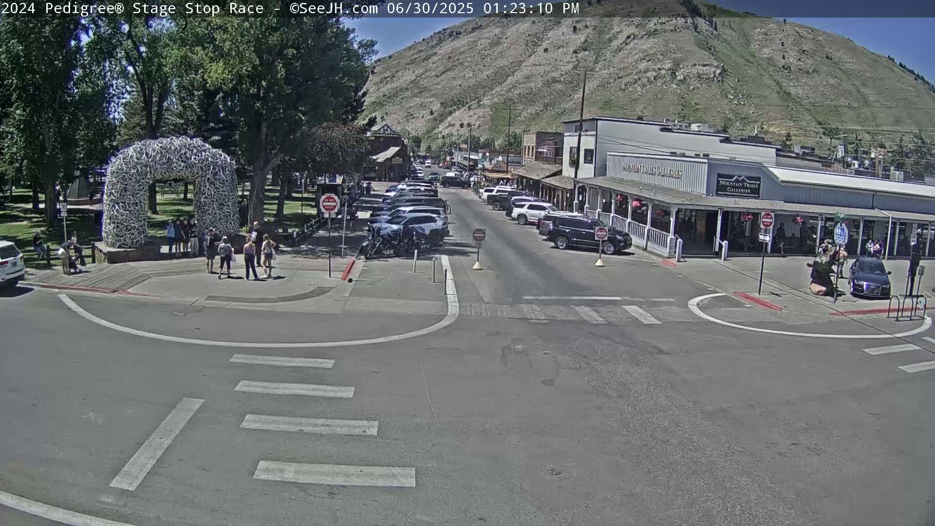 Jackson Hole's Elk Antler Arch Live Cam - Jackson, Teton, Wyoming, USA