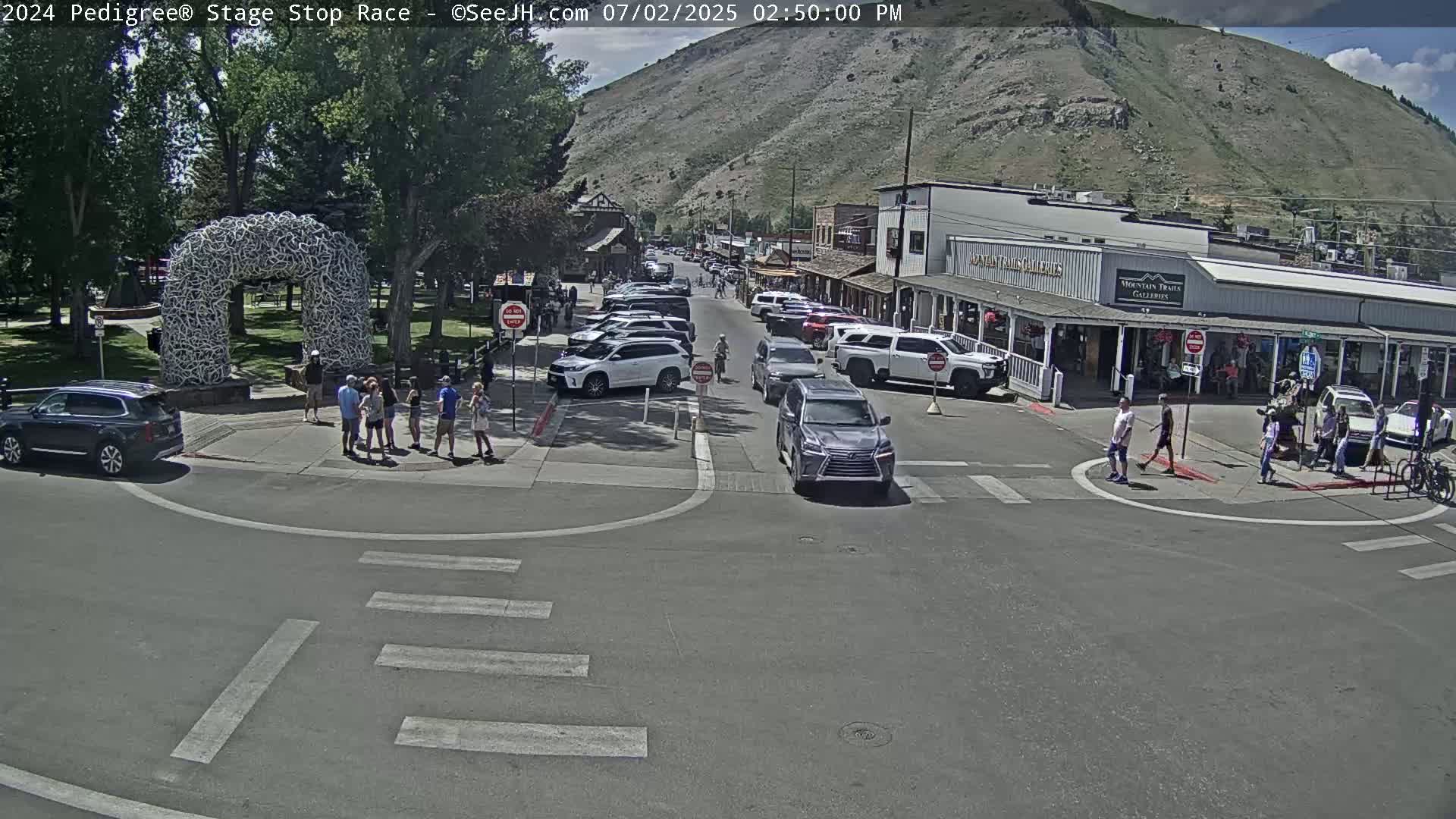 Jackson Hole's Elk Antler Arch Live Cam - Jackson, Teton, Wyoming, USA
