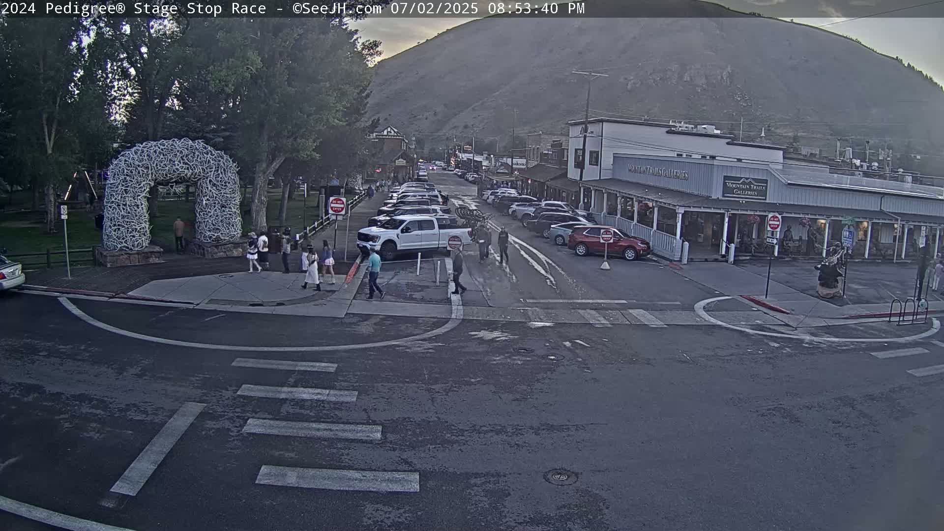 Jackson Hole's Elk Antler Arch Live Cam - Jackson, Teton, Wyoming, USA