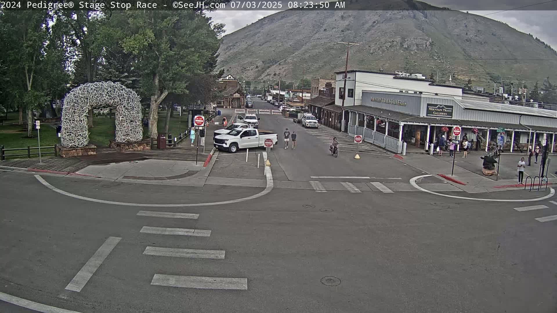 Jackson Hole's Elk Antler Arch Live Cam - Jackson, Teton, Wyoming, USA