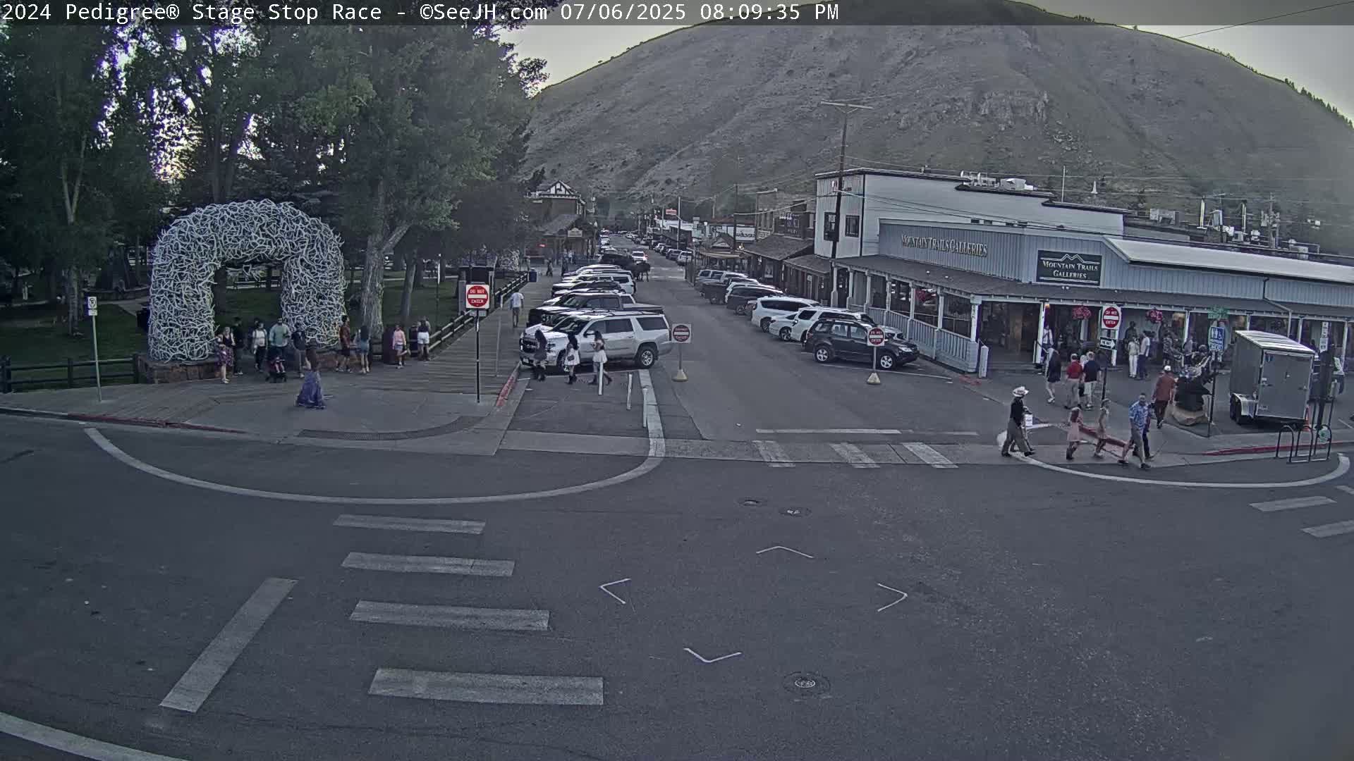 Jackson Hole's Elk Antler Arch Live Cam - Jackson, Teton, Wyoming, USA