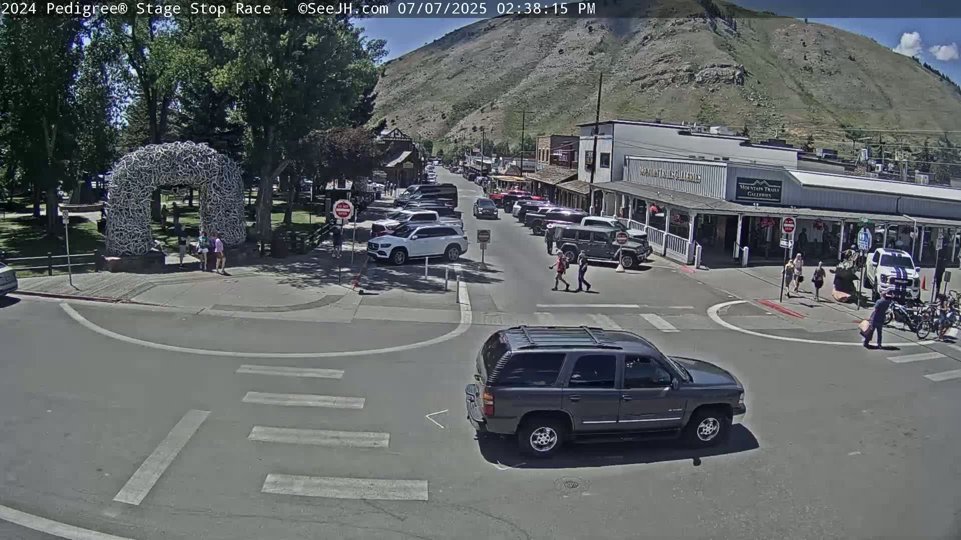 Jackson Hole's Elk Antler Arch Live Cam - Jackson, Teton, Wyoming, USA