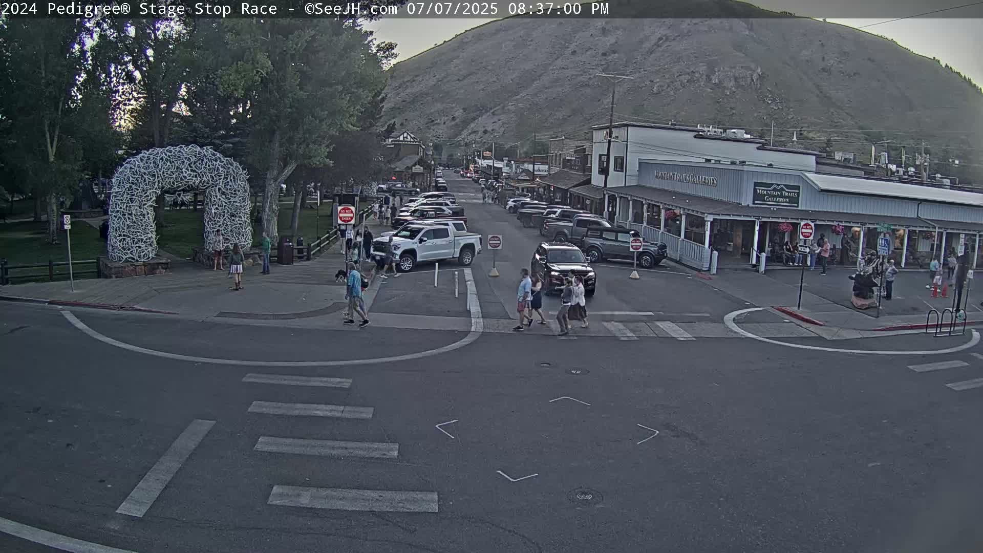 Jackson Hole's Elk Antler Arch Live Cam - Jackson, Teton, Wyoming, USA