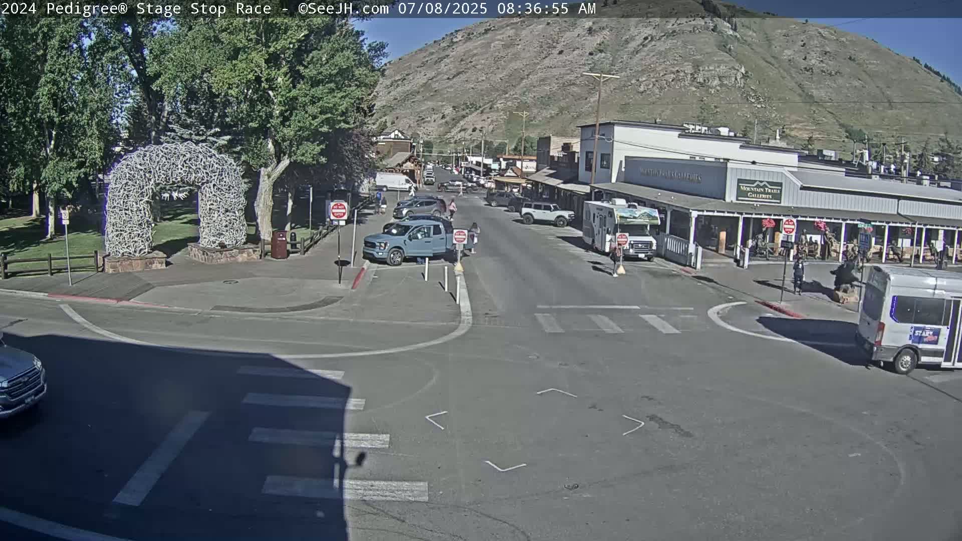 Jackson Hole's Elk Antler Arch Live Cam - Jackson, Teton, Wyoming, USA