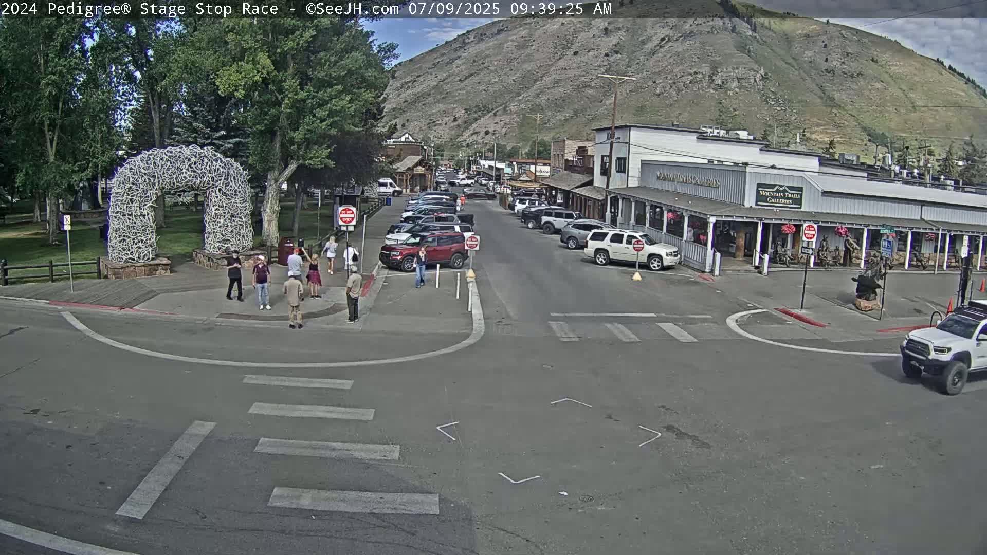Jackson Hole's Elk Antler Arch Live Cam - Jackson, Teton, Wyoming, USA