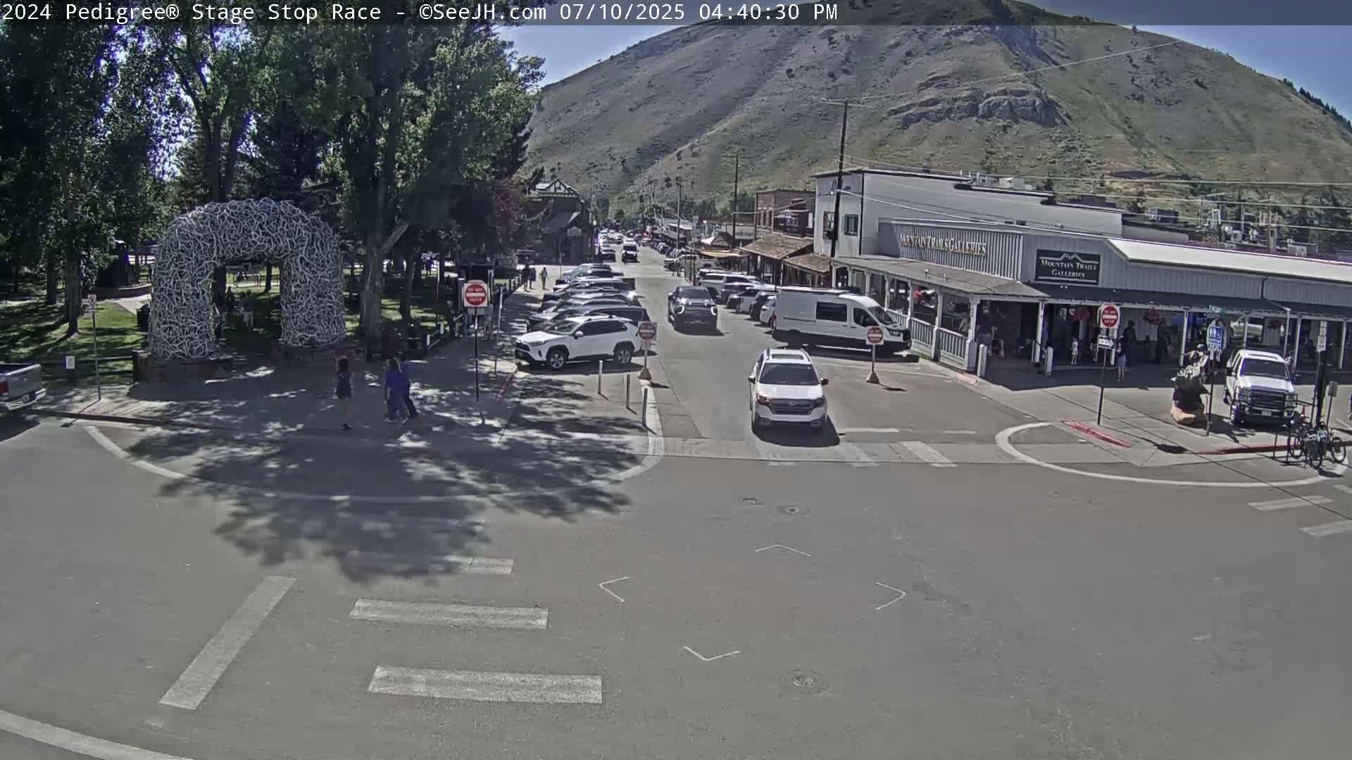 Jackson Hole's Elk Antler Arch Live Cam - Jackson, Teton, Wyoming, USA