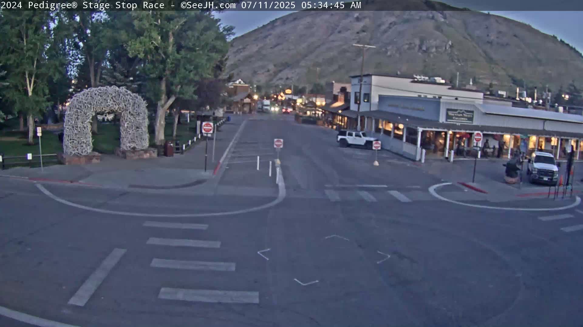 Jackson Hole's Elk Antler Arch Live Cam - Jackson, Teton, Wyoming, USA