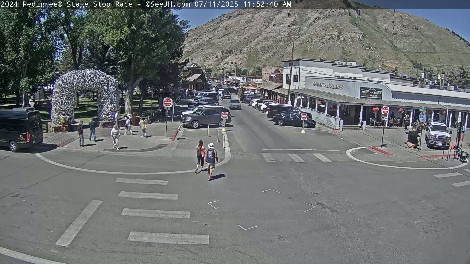 Jackson Hole's Elk Antler Arch Live Cam - Jackson, Teton, Wyoming, USA