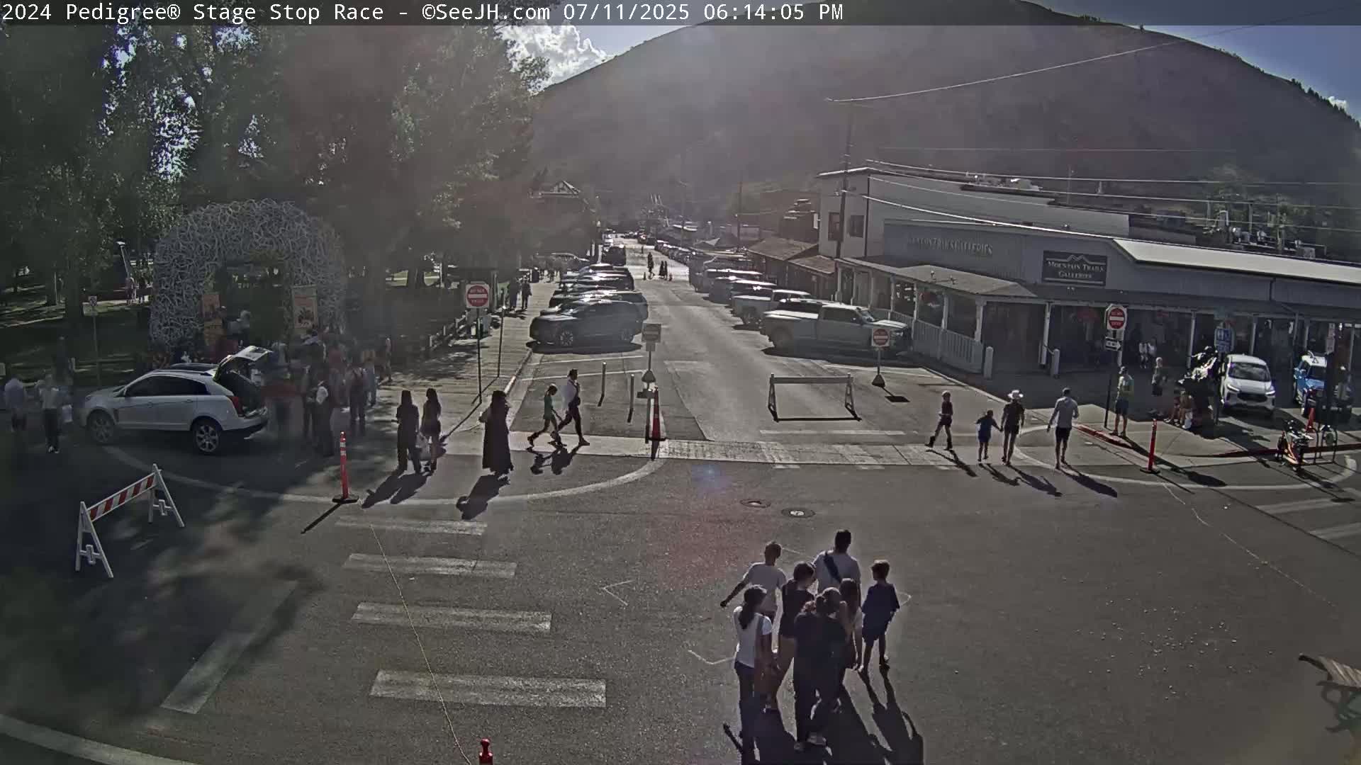 Jackson Hole's Elk Antler Arch Live Cam - Jackson, Teton, Wyoming, USA