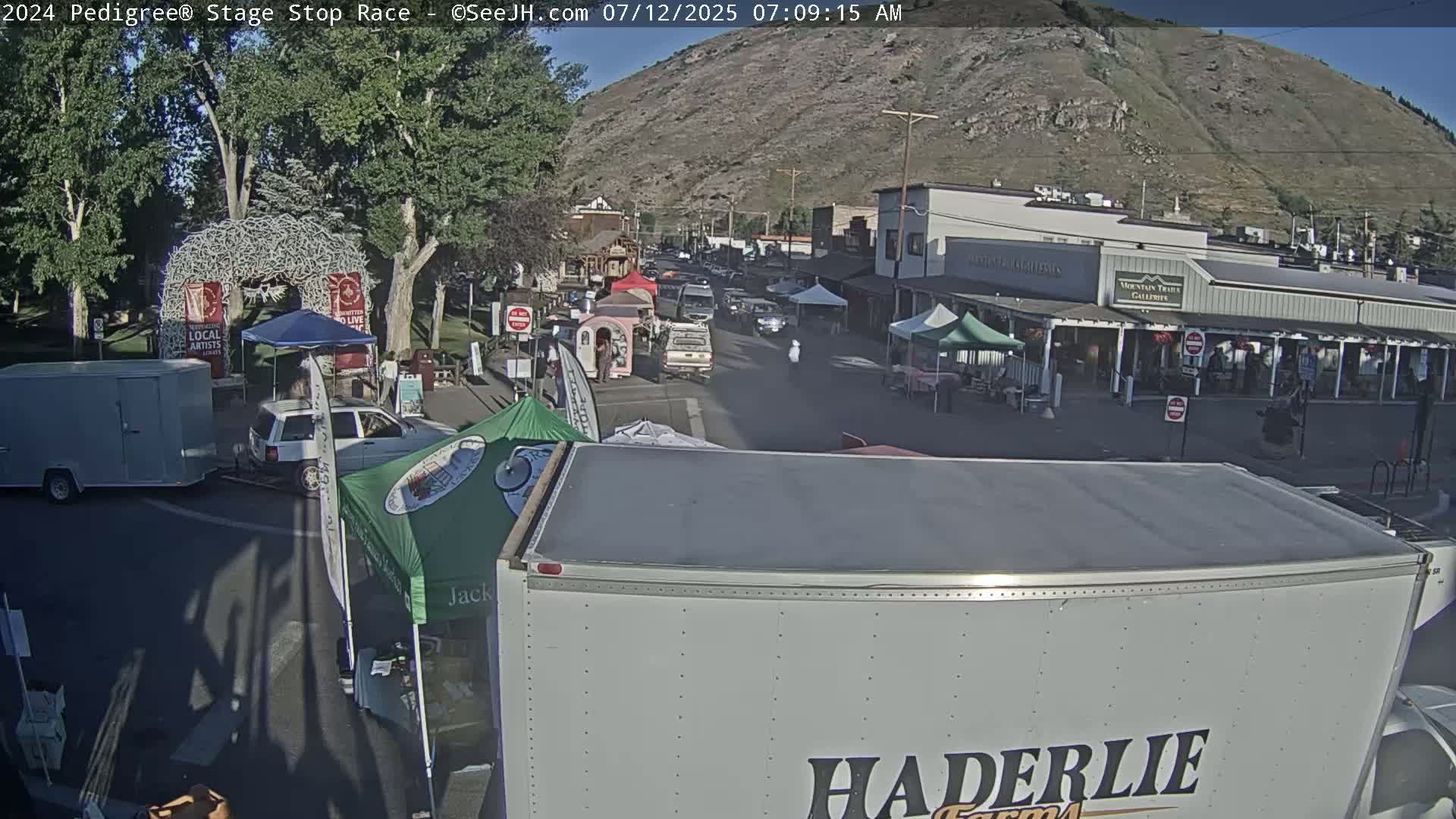 Jackson Hole's Elk Antler Arch Live Cam - Jackson, Teton, Wyoming, USA