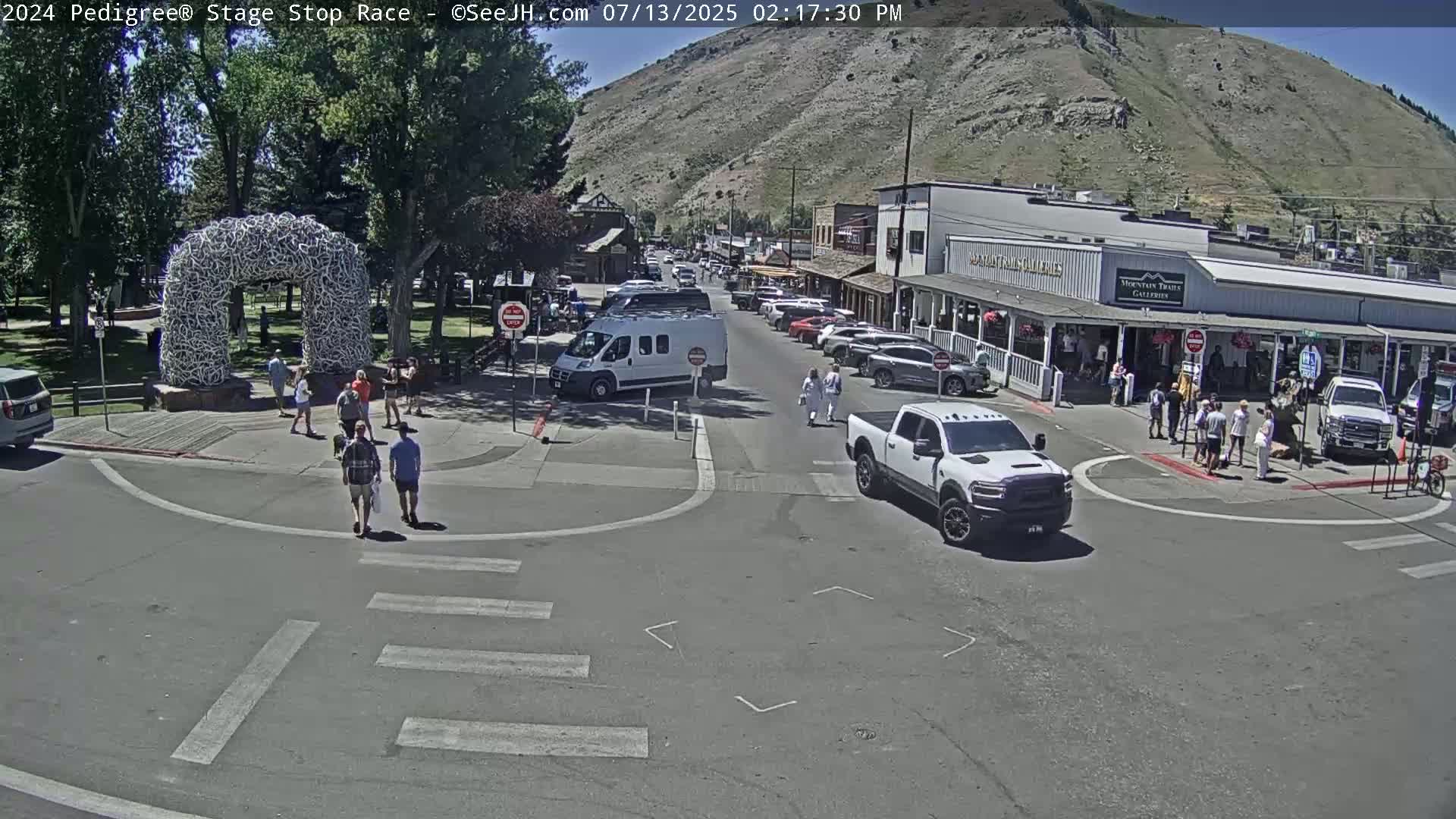 Jackson Hole's Elk Antler Arch Live Cam - Jackson, Teton, Wyoming, USA