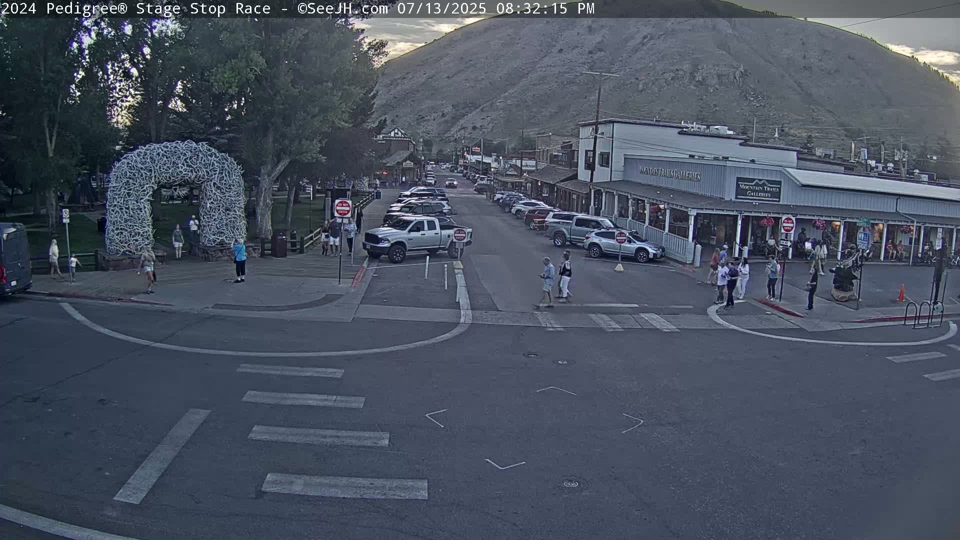Jackson Hole's Elk Antler Arch Live Cam - Jackson, Teton, Wyoming, USA