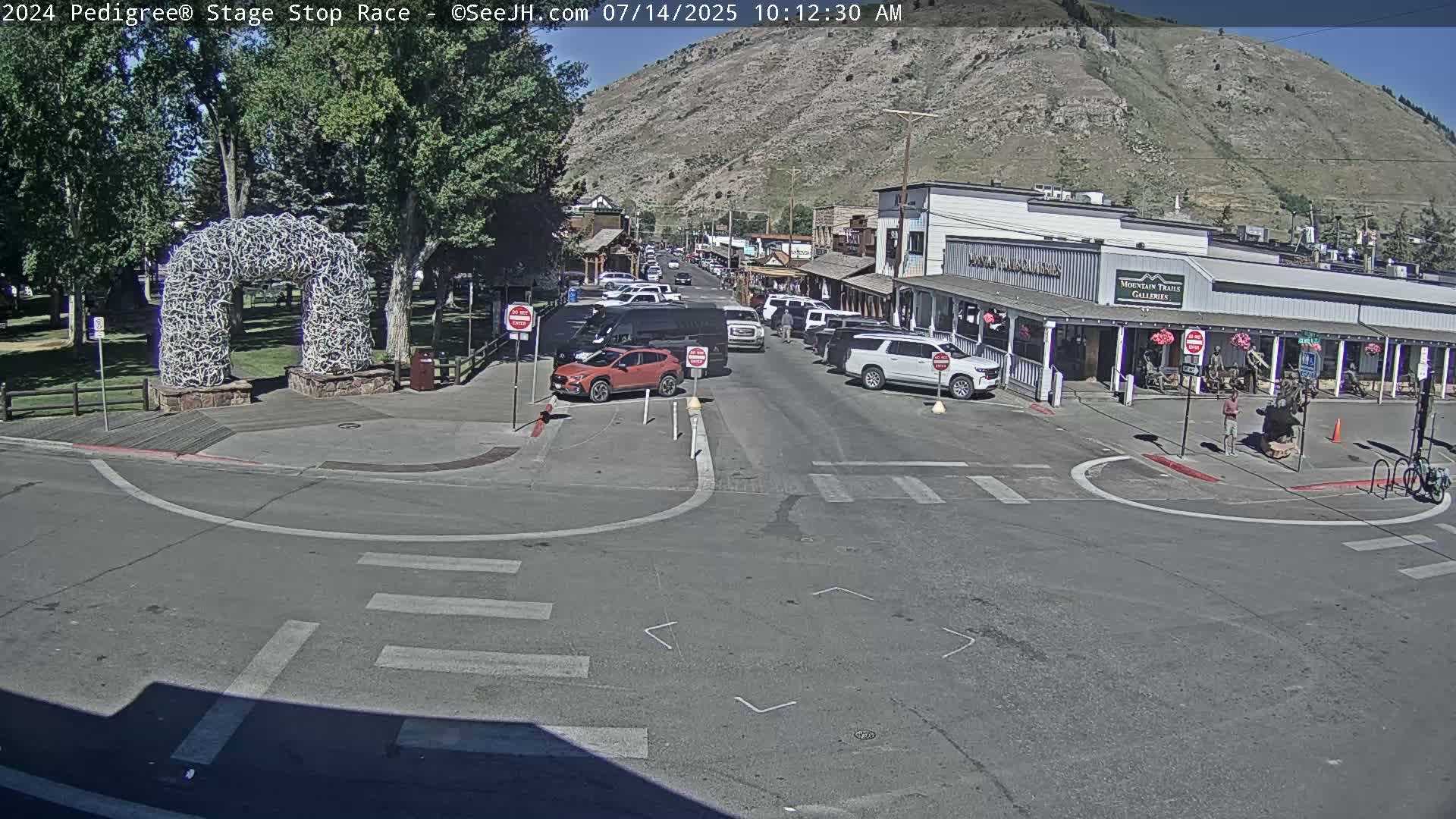 Jackson Hole's Elk Antler Arch Live Cam - Jackson, Teton, Wyoming, USA