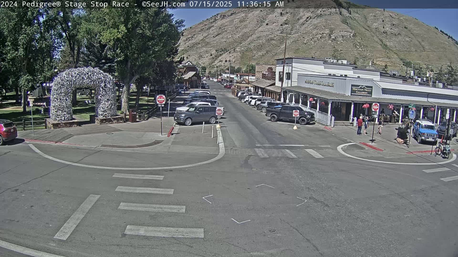 Jackson Hole's Elk Antler Arch Live Cam - Jackson, Teton, Wyoming, USA