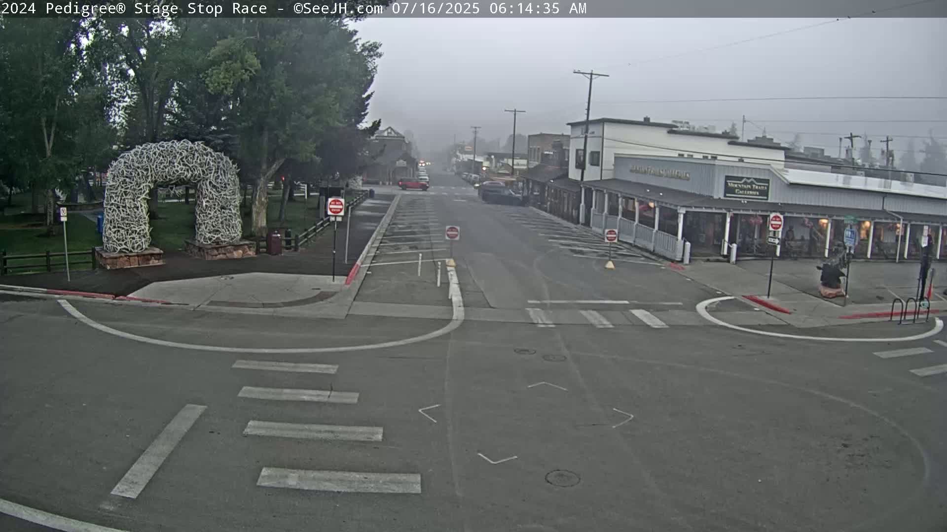Jackson Hole's Elk Antler Arch Live Cam - Jackson, Teton, Wyoming, USA