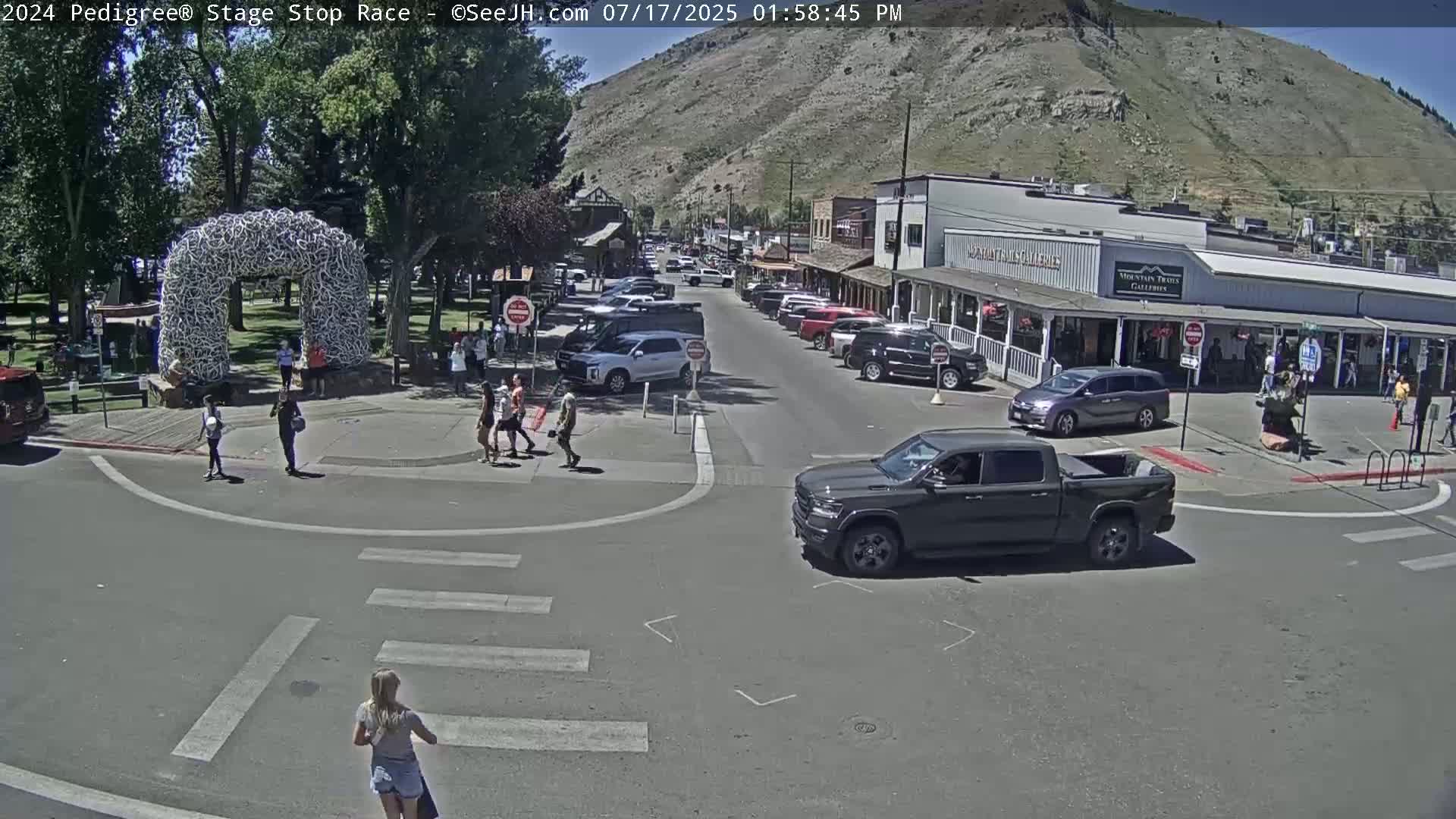 Jackson Hole's Elk Antler Arch Live Cam - Jackson, Teton, Wyoming, USA