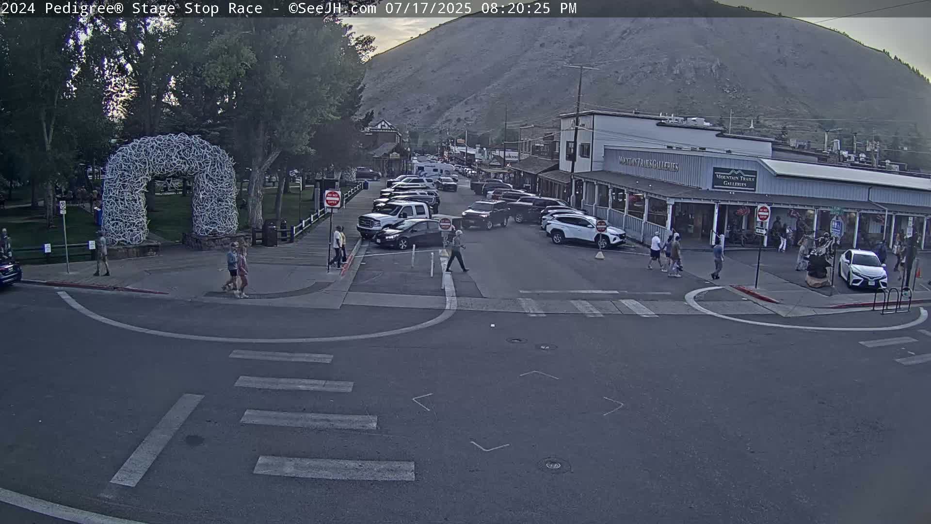 Jackson Hole's Elk Antler Arch Live Cam - Jackson, Teton, Wyoming, USA