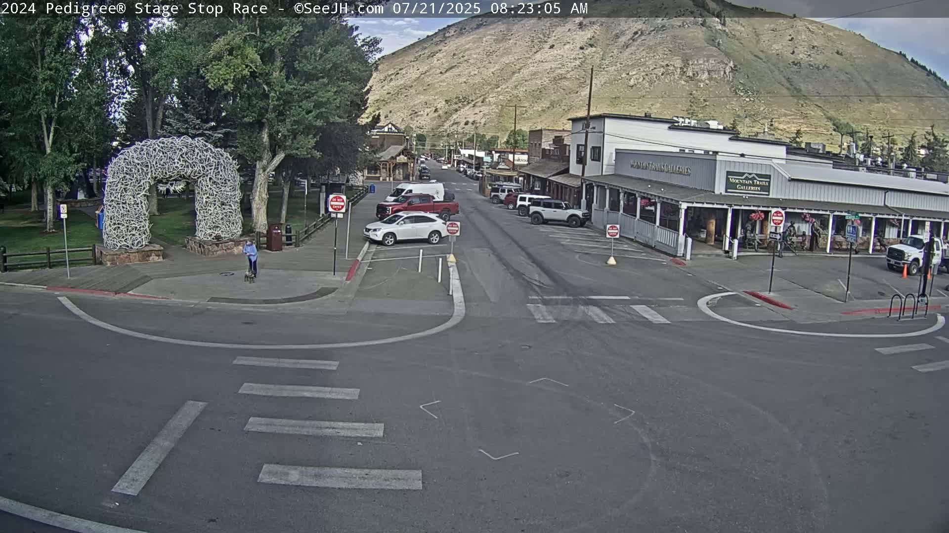 Jackson Hole's Elk Antler Arch Live Cam - Jackson, Teton, Wyoming, USA